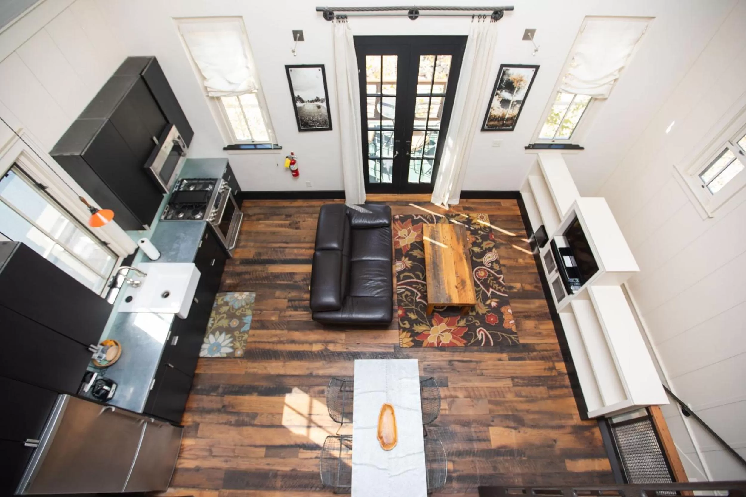 Living room, Seating Area in South Main Residences by Surf Hotel