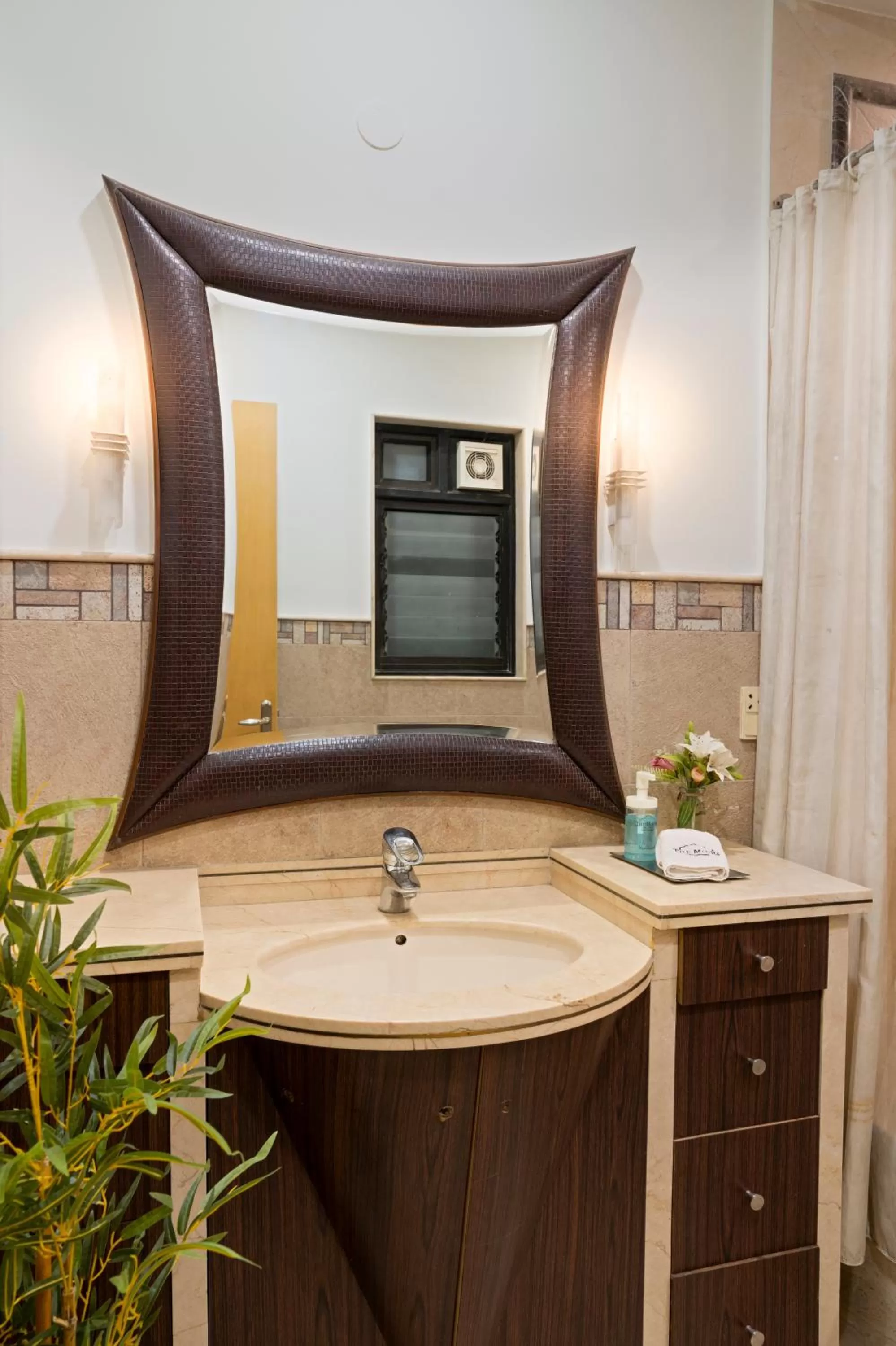Bathroom in The Moira - Bed and Breakfast