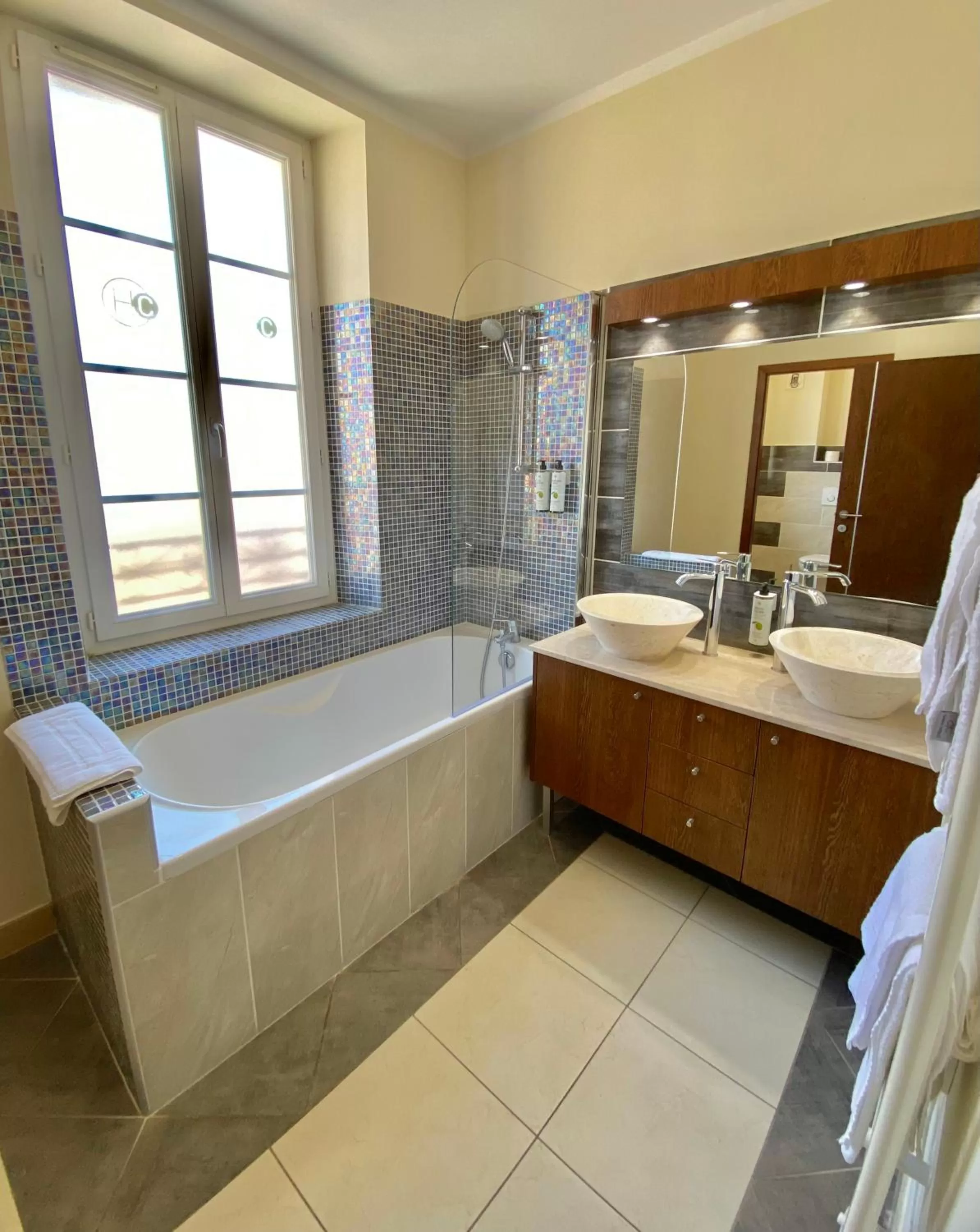 Bed in Hôtel La Falaise