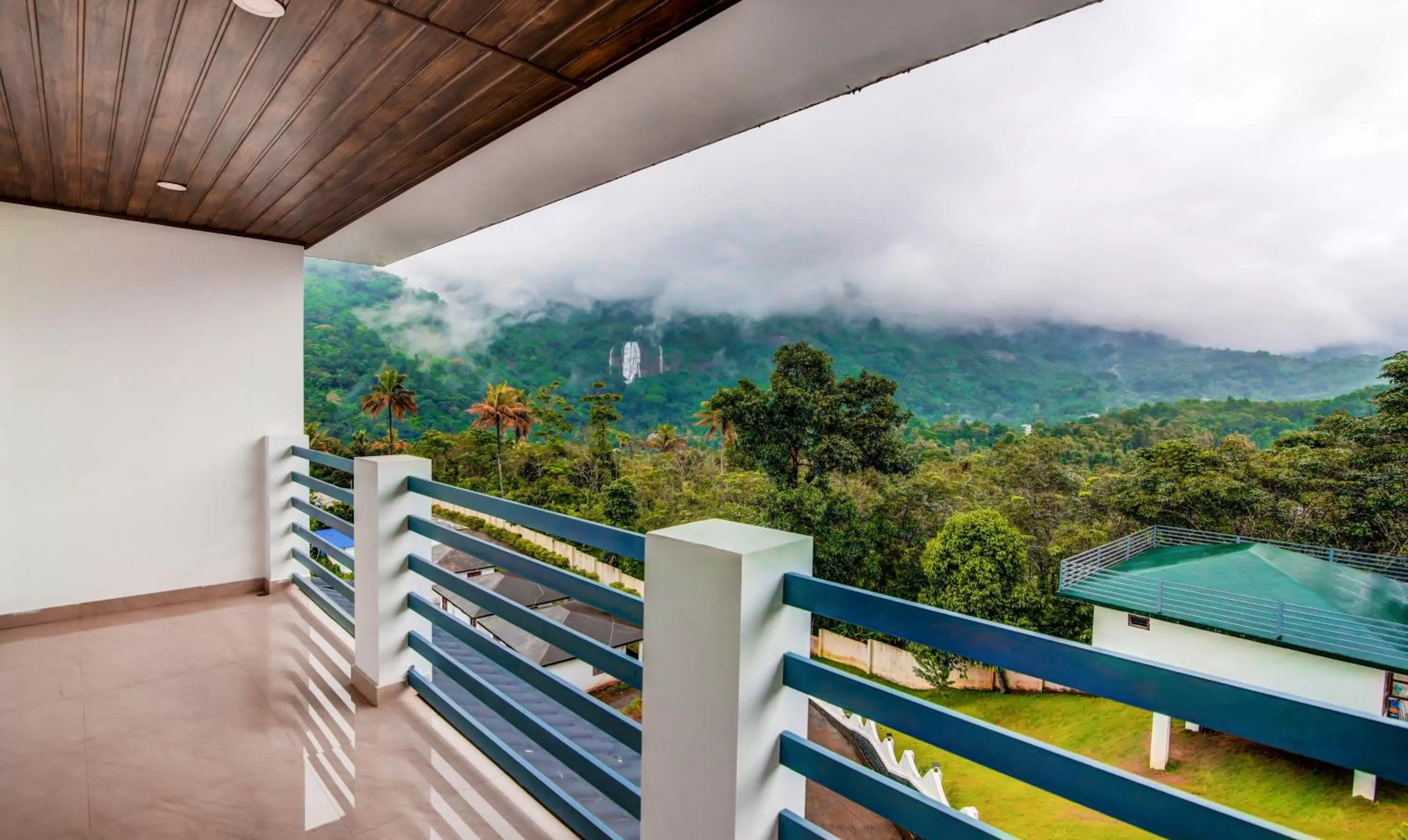 Balcony/Terrace in Misty Garden Resort and SPA