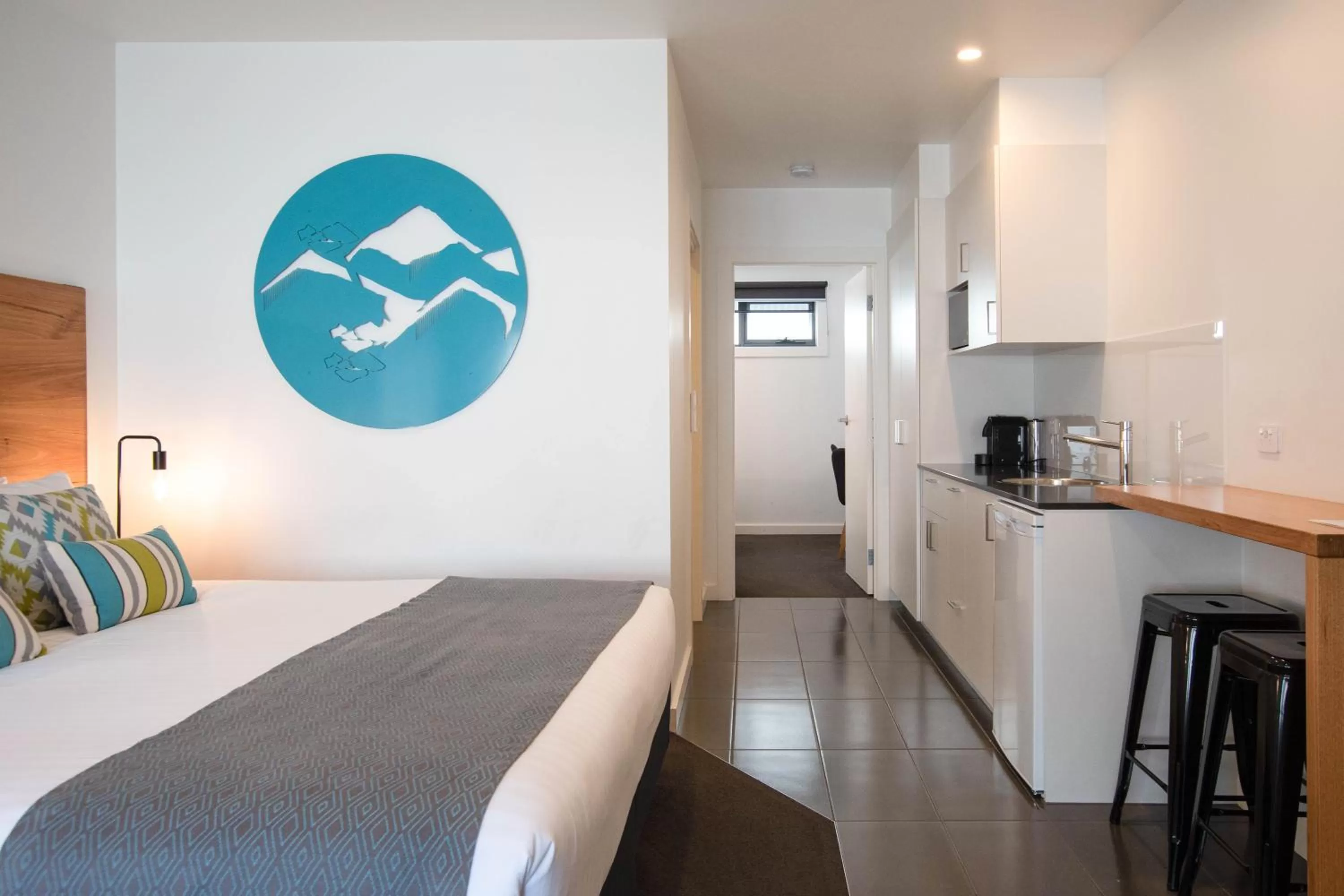 Kitchen or kitchenette, Kitchen/Kitchenette in Bright Colonial Motel