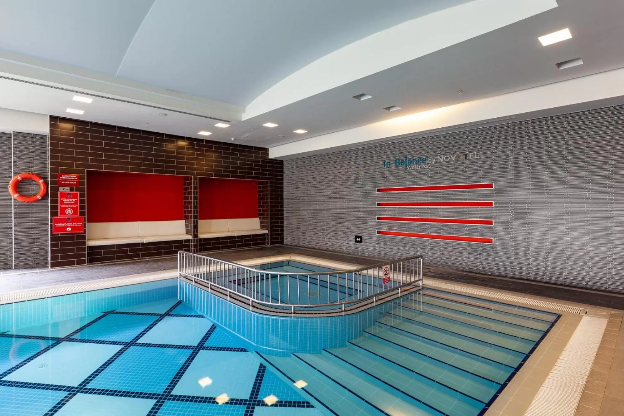Swimming pool in Novotel Trabzon