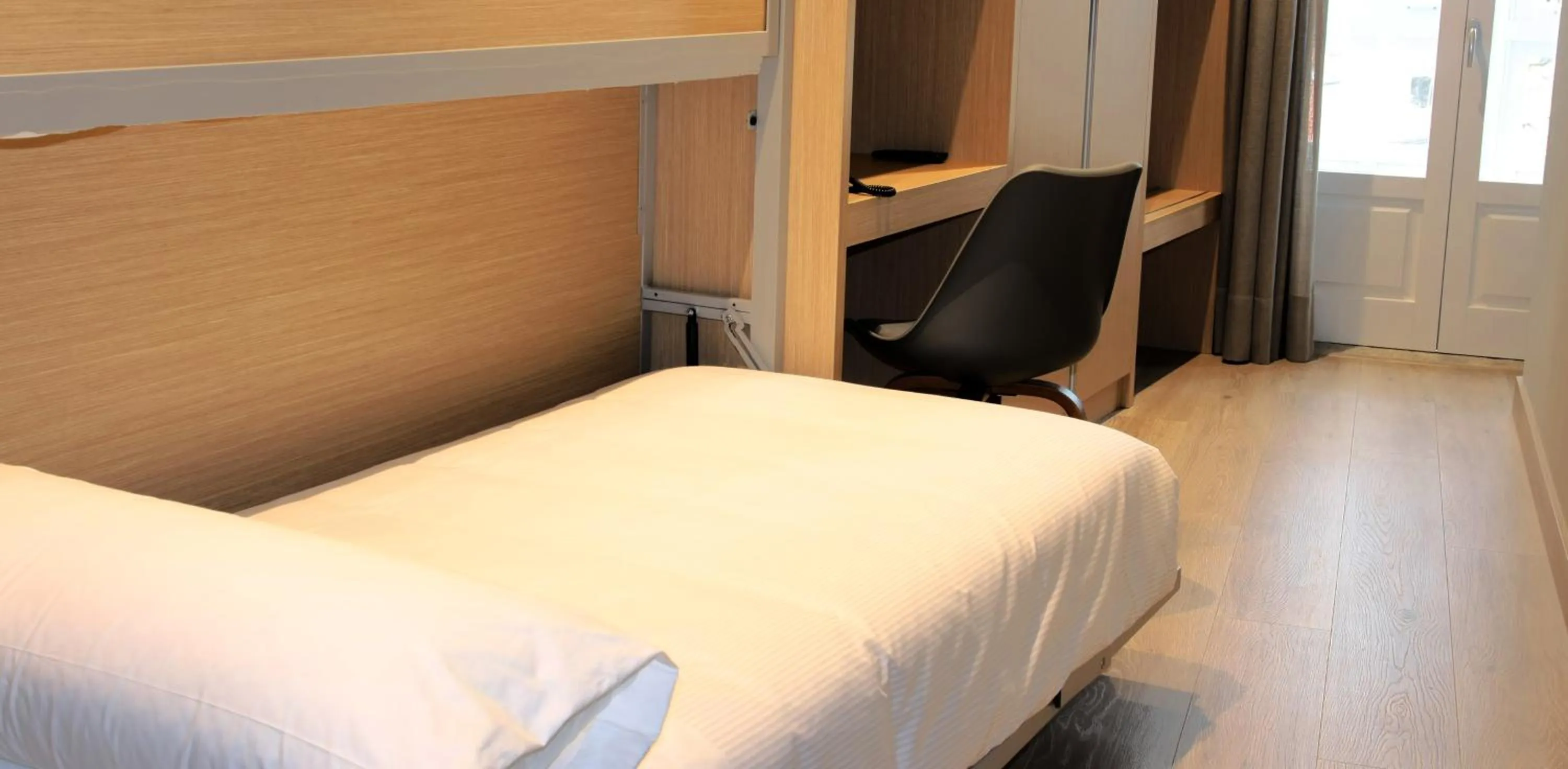 Photo of the whole room, Bed in Hotel Atalaia