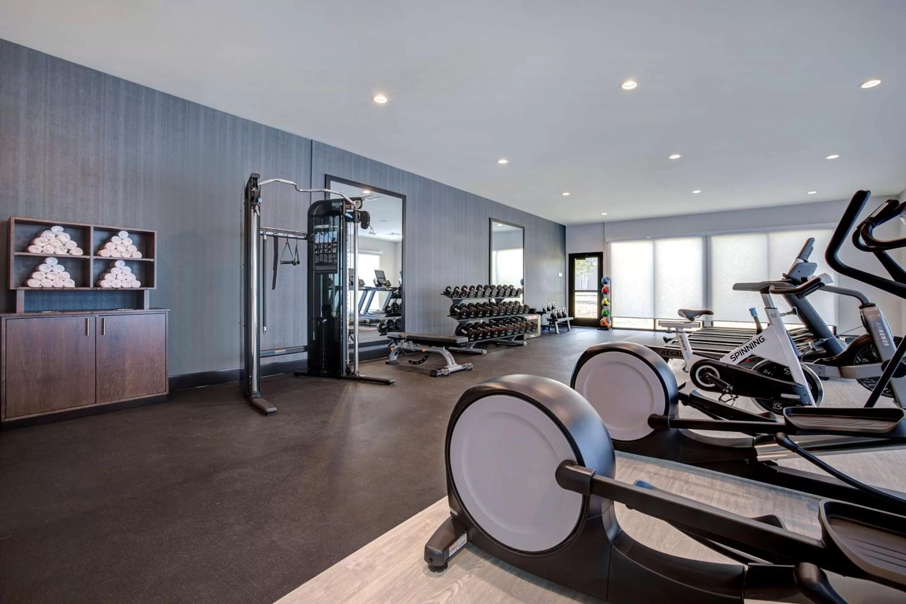 Fitness centre/facilities in Doubletree By Hilton Palmdale, Ca