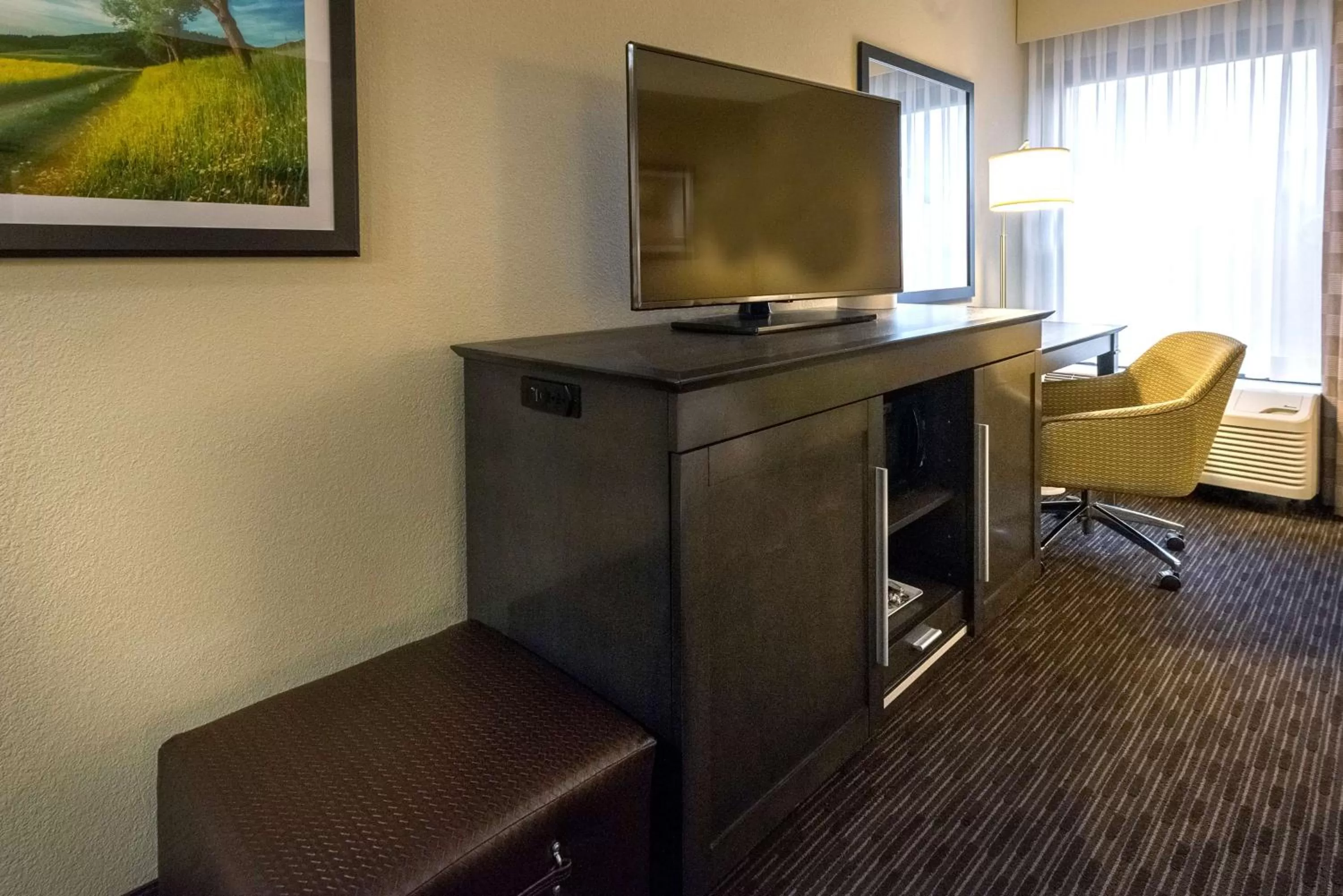 King Room Mobility/Hearing Accessible - Non-Smoking in Hampton Inn Meridian