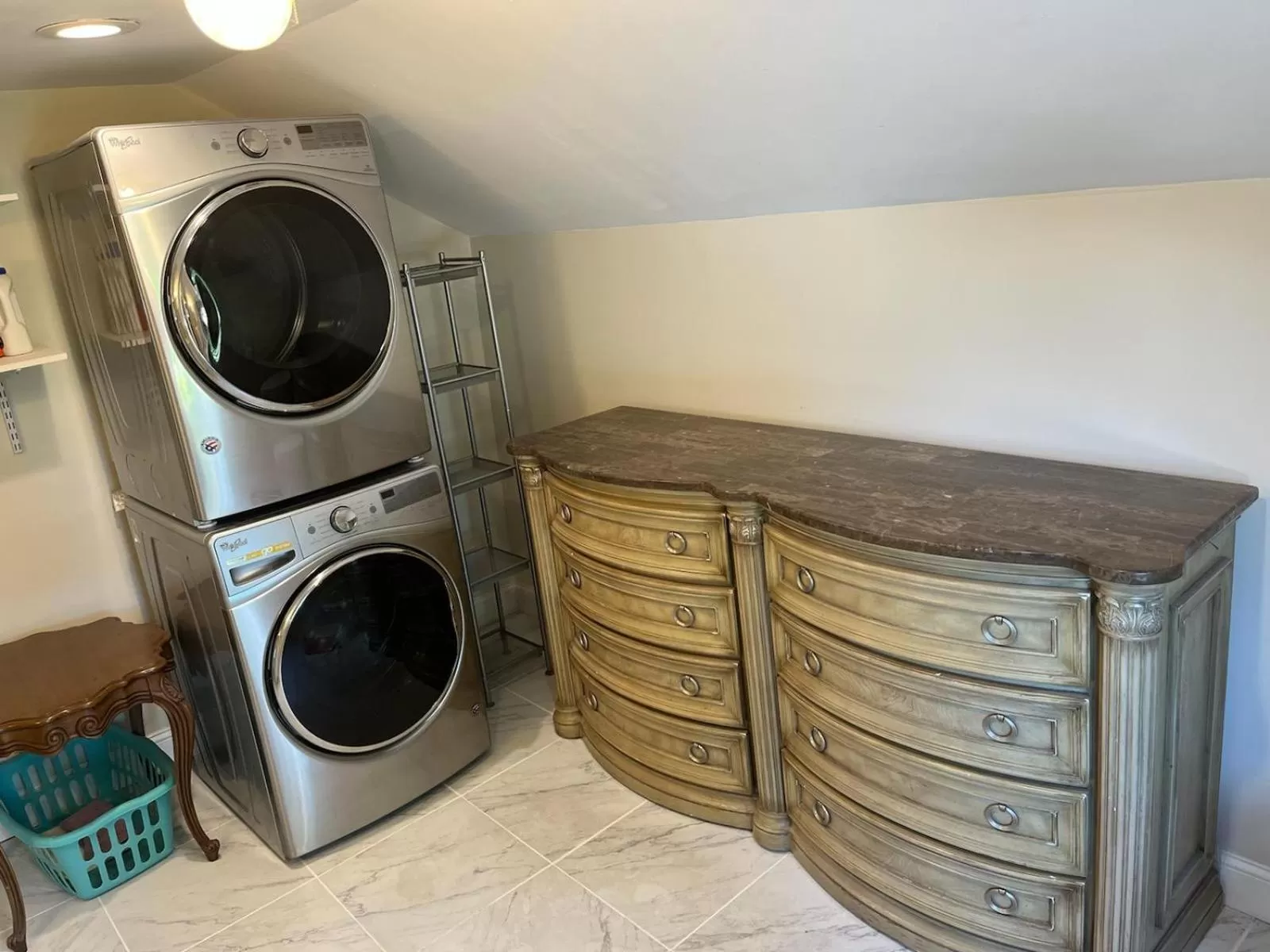 washing machine in Come As You Are Inn LLC