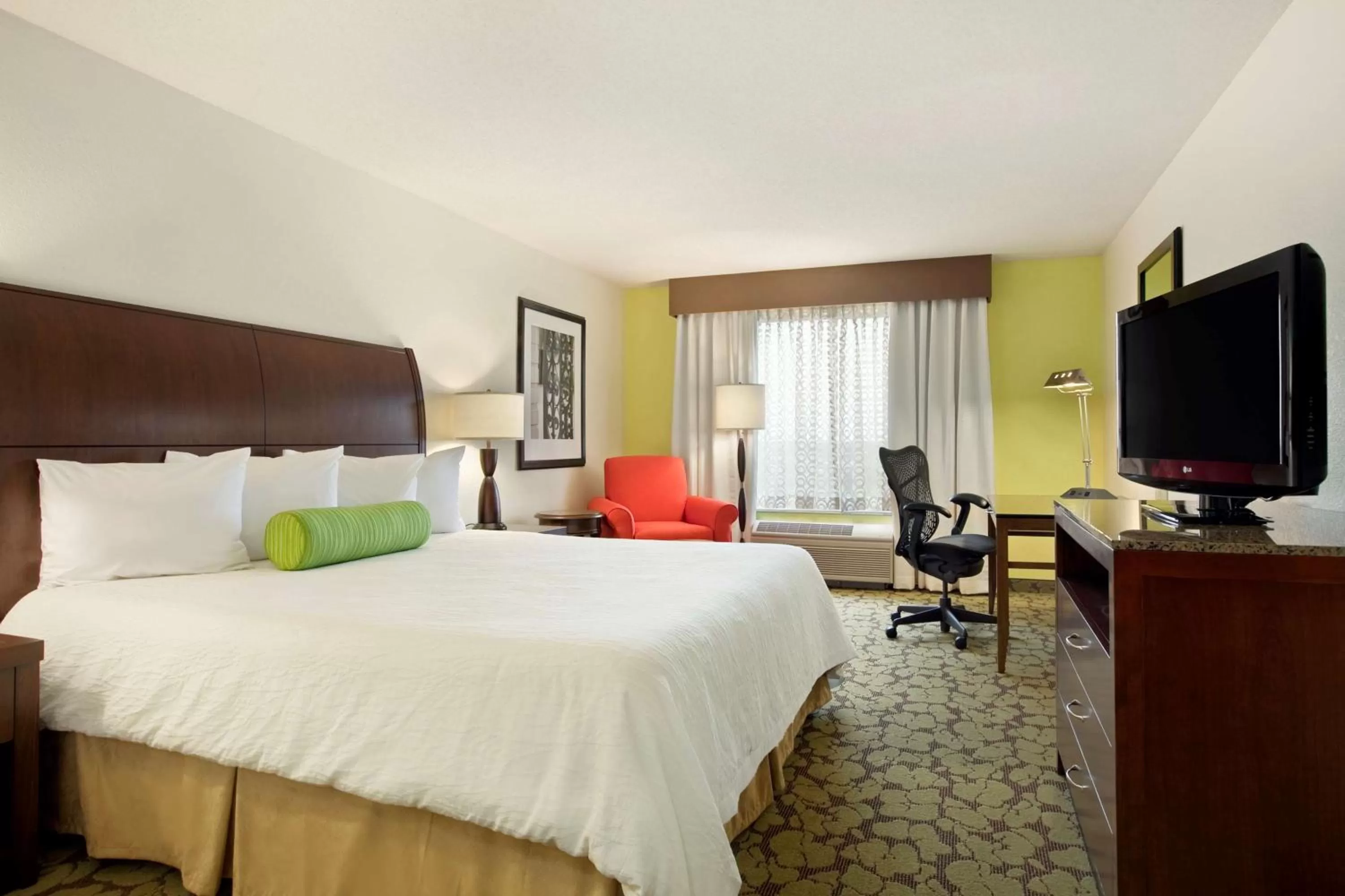 Premium King Room in Hilton Garden Inn Hoffman Estates