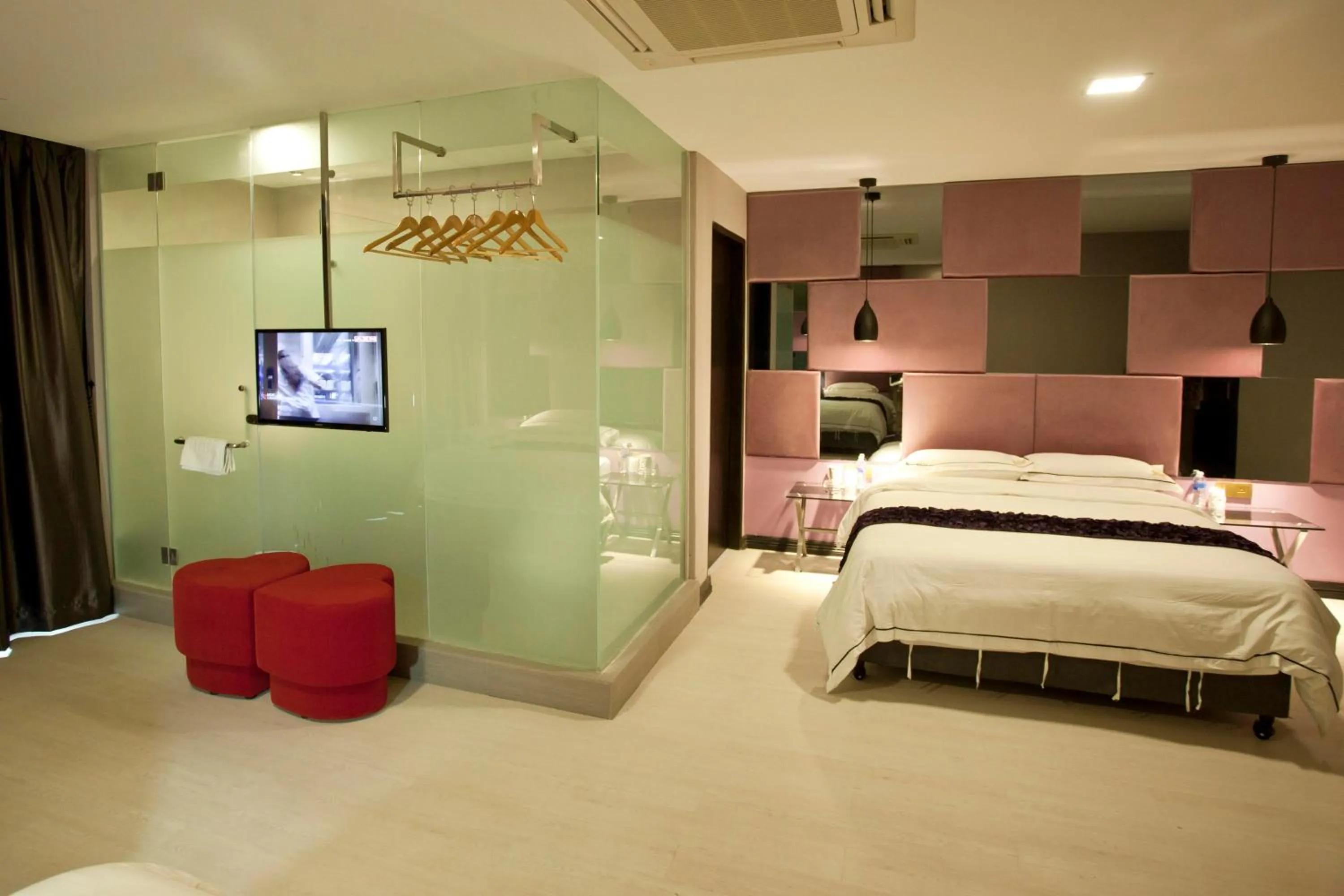 Photo of the whole room, Bed in Euro+ Hotel Johor Bahru