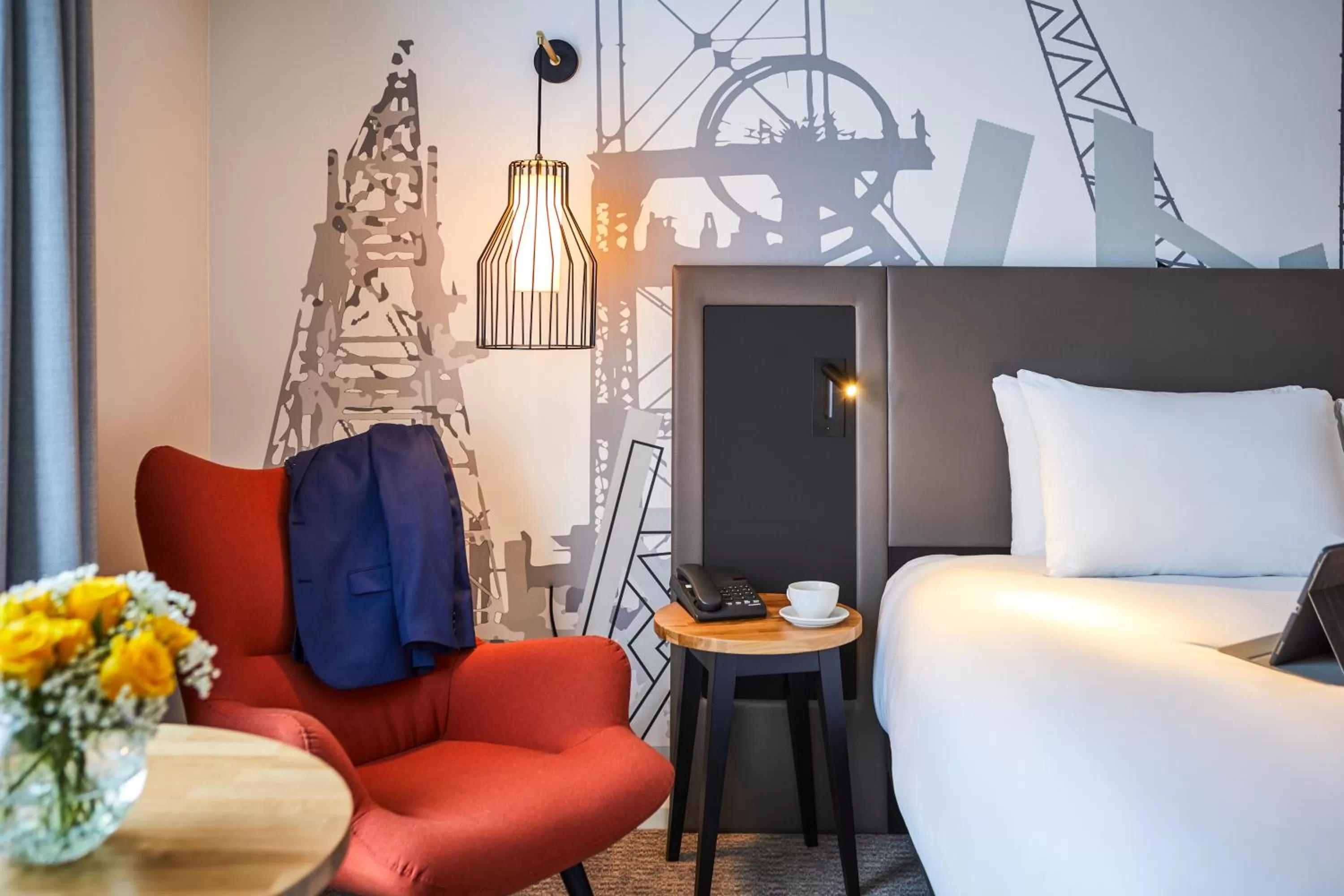 Living room, Bed in Mercure Cardiff North Hotel