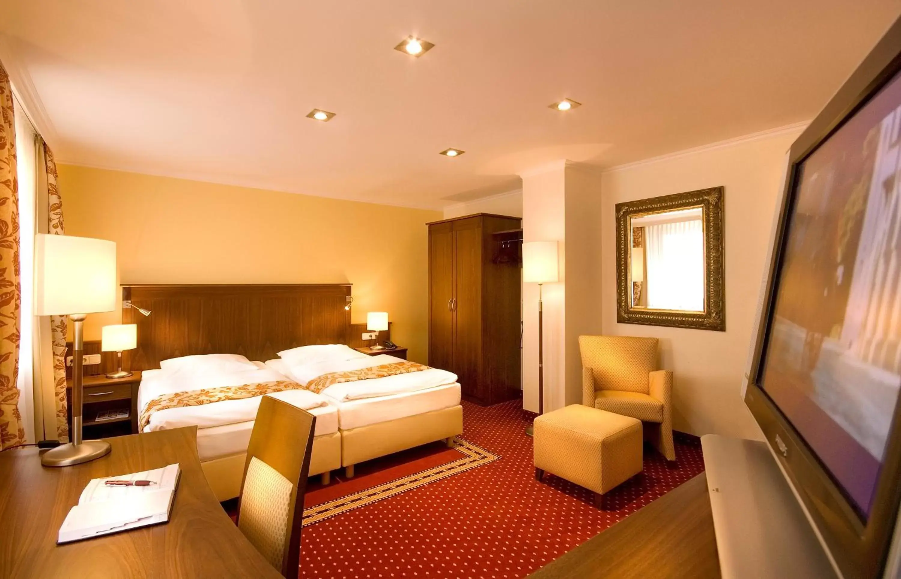 Comfort Double Room facing Courtyard in Europäischer Hof Comfort Double Room facing Courtyard in Europäischer Hof