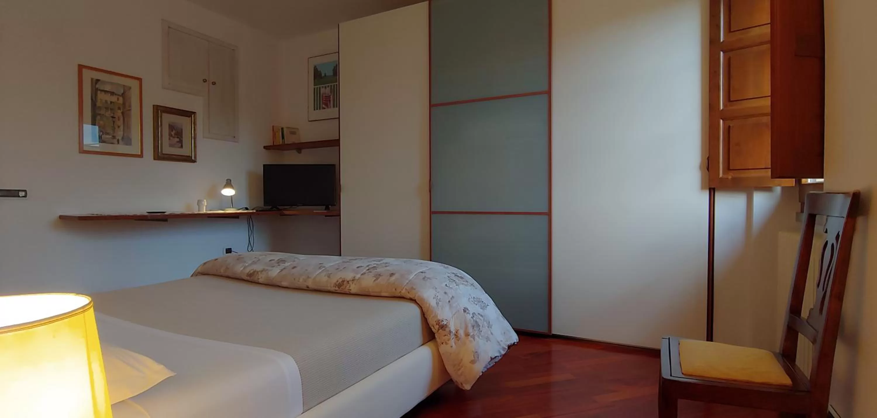 Photo of the whole room, Bed in Torrebianca Tuscany