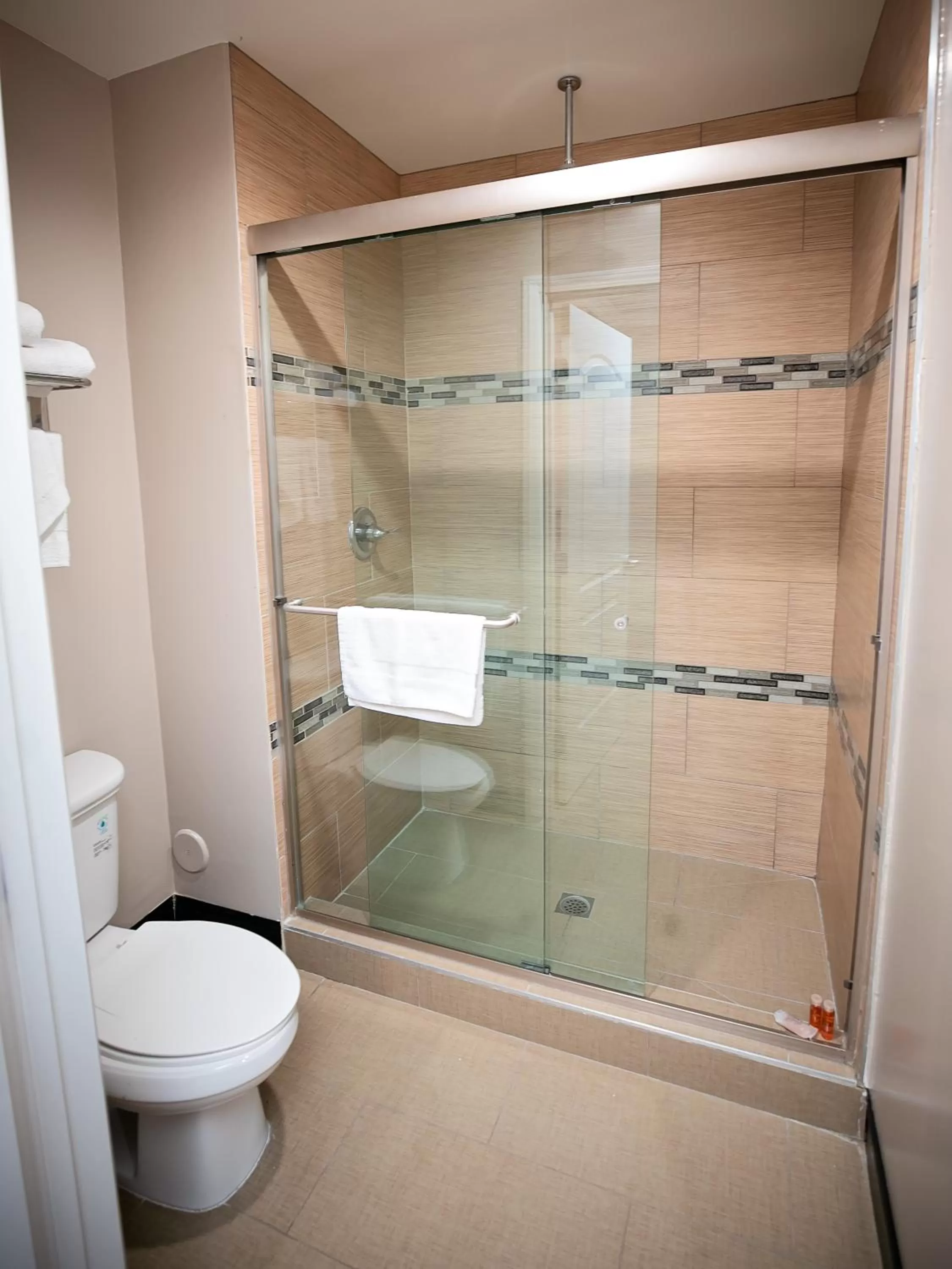 Diamond Bell Inn & Suites