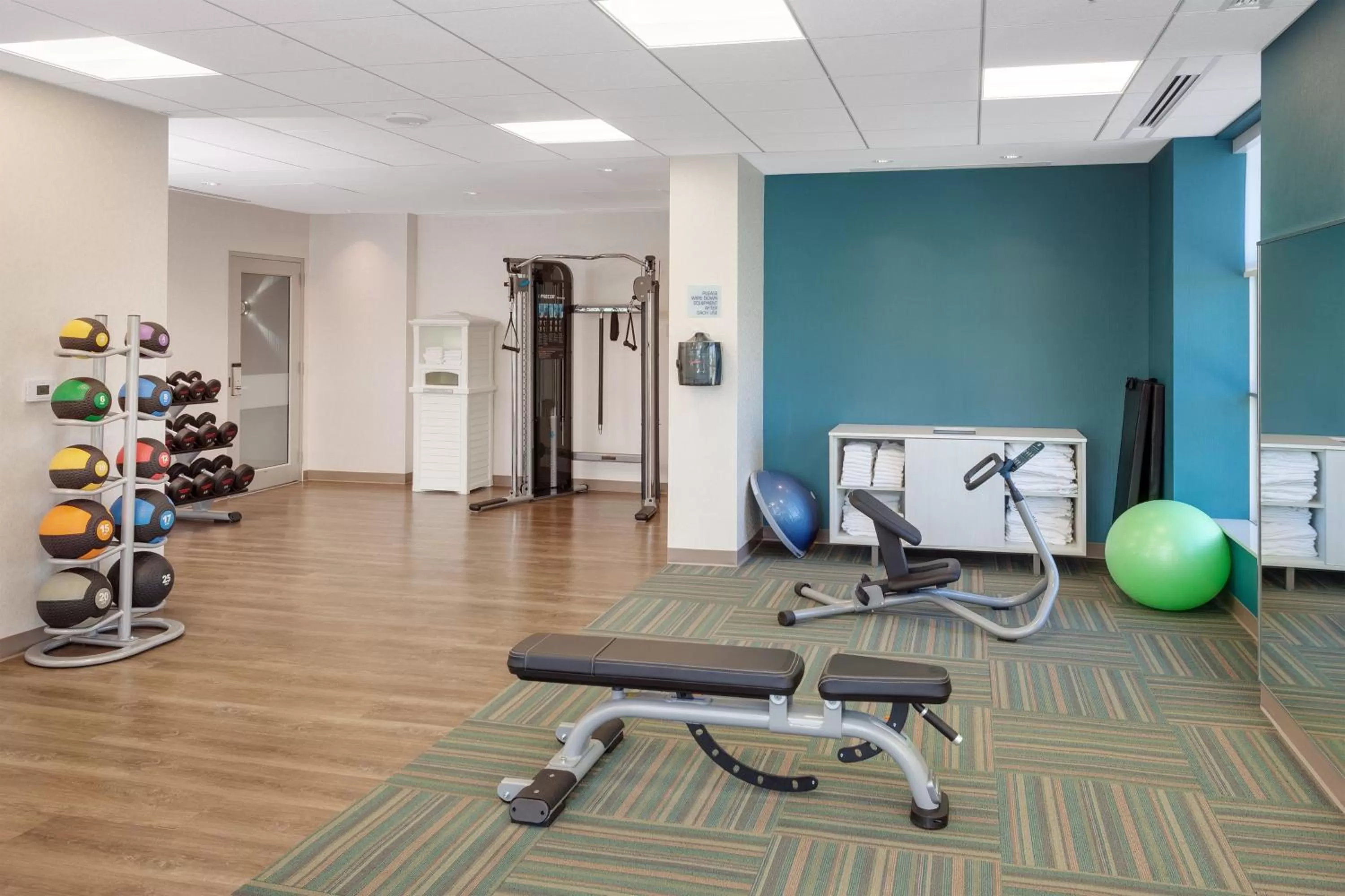 Fitness centre/facilities in Holiday Inn Express & Suites Downtown Ottawa East by IHG