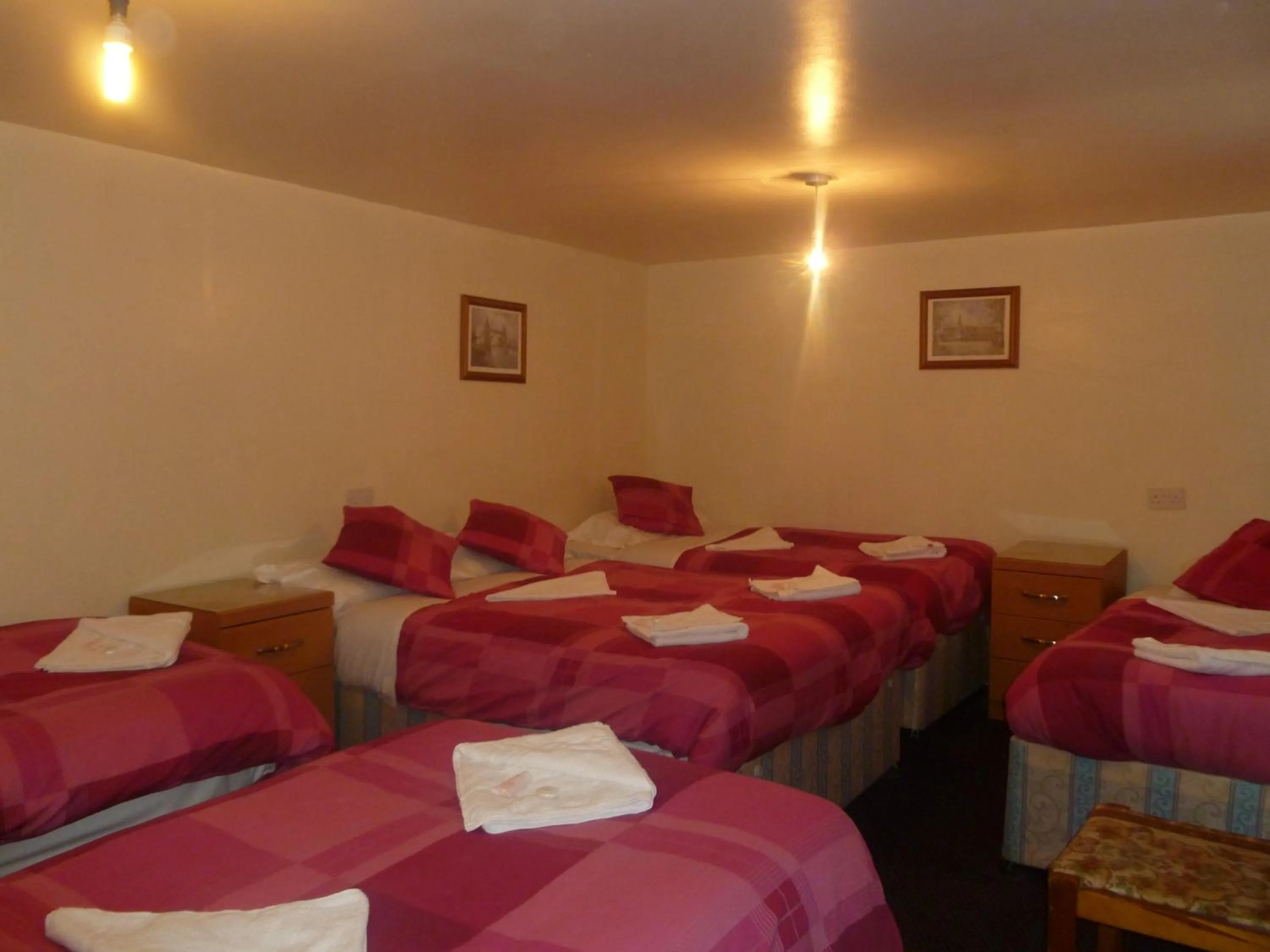 Bed in Guilford House Hotel