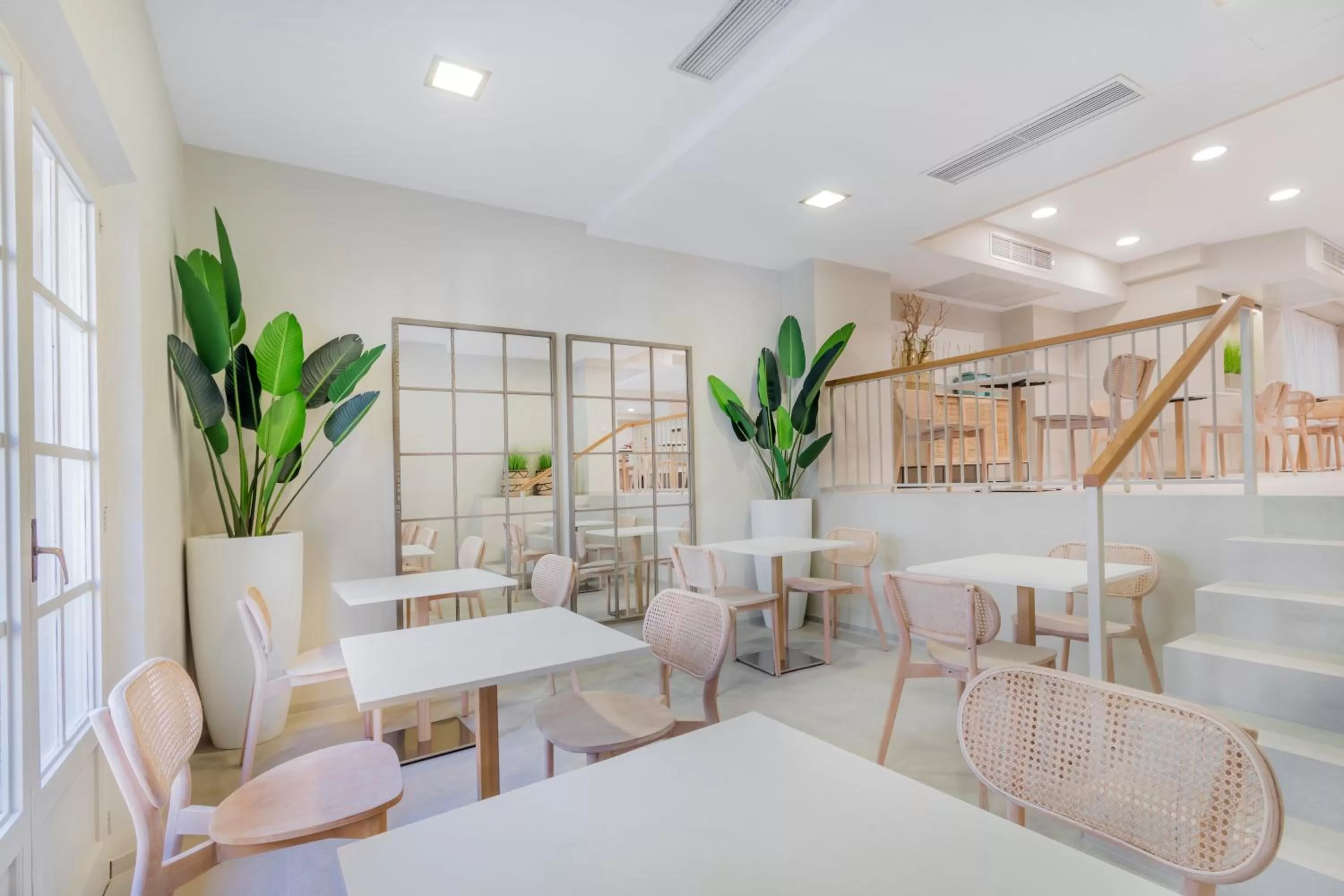 Restaurant/places to eat in Hotel Almudaina