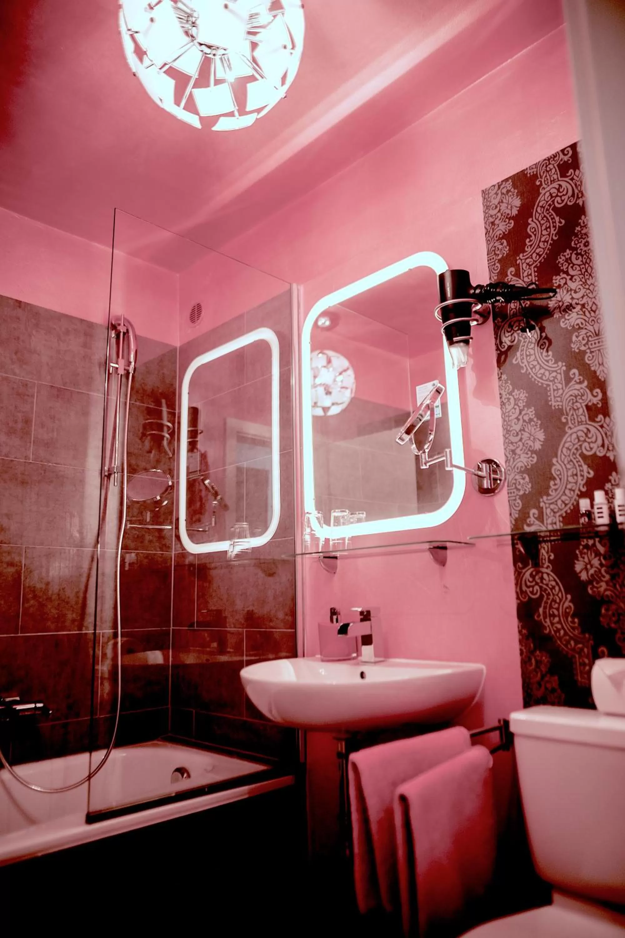 Bathroom in Das Hotel Stern 24h self-check-in