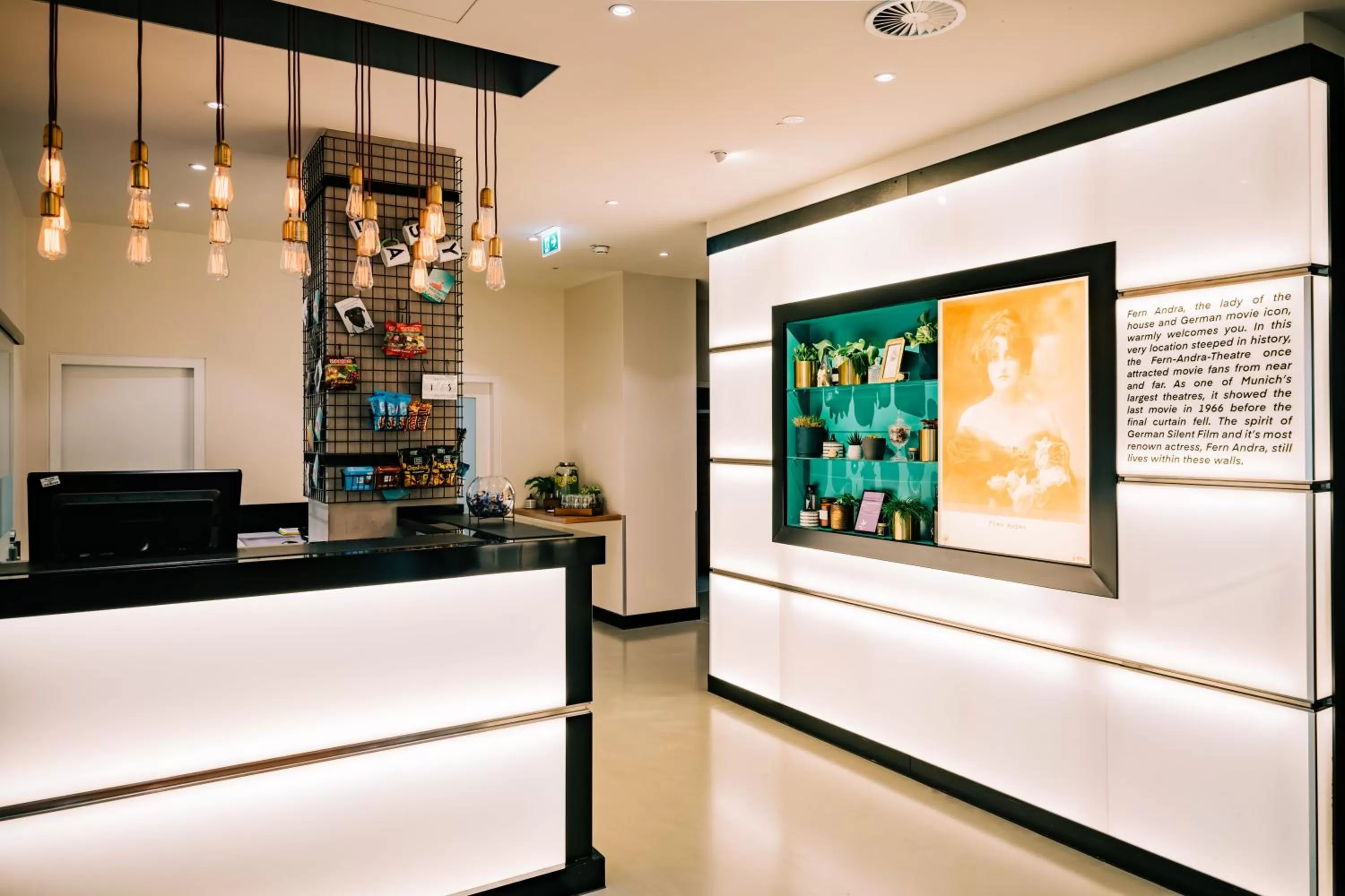 Lobby or reception in Vienna House Easy by Wyndham München