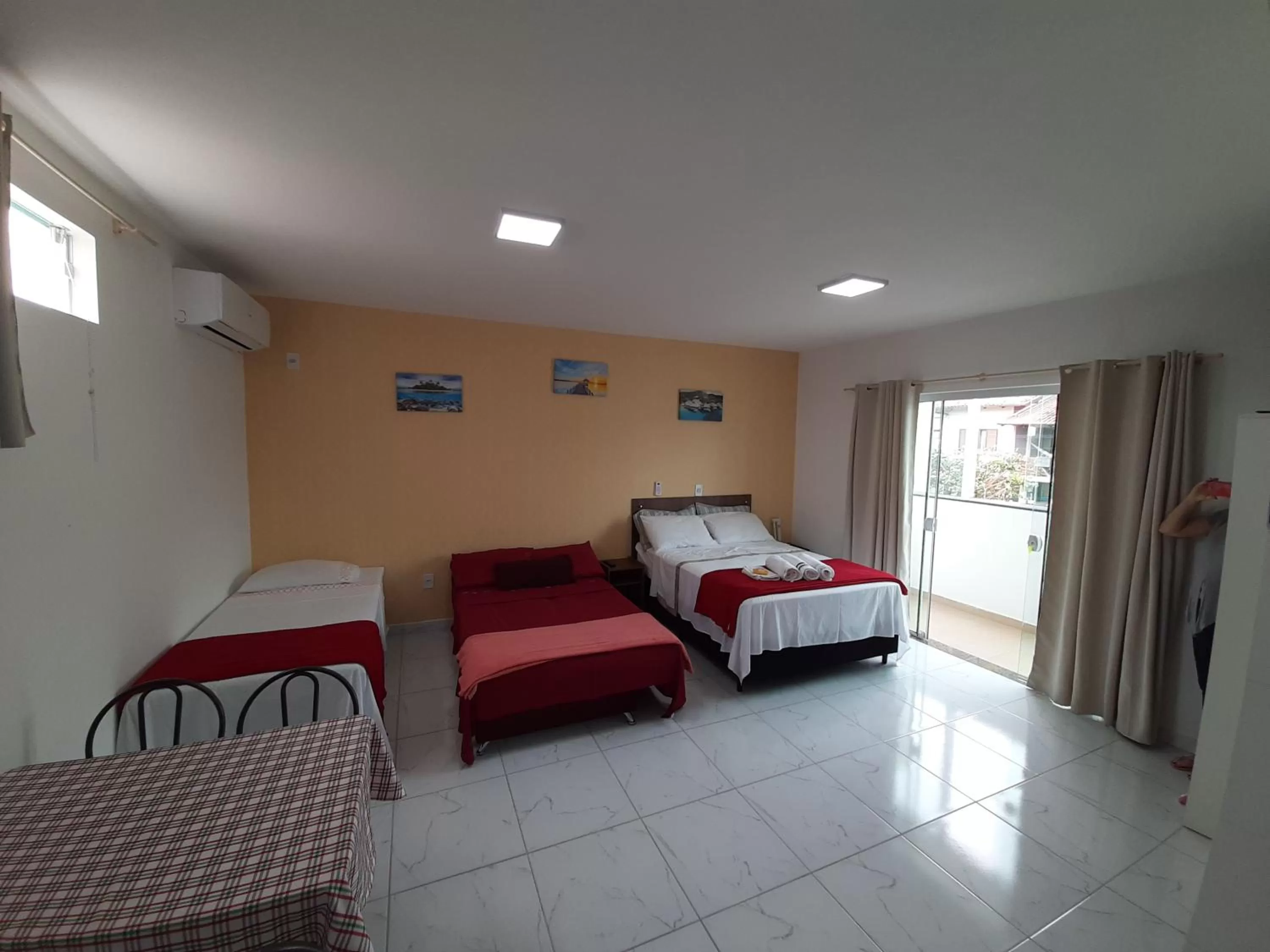 Bed in PENHAFLAT, STUDIO COMPLÉTO, C GARAGEM , A 700 m do parque e 120 m da praia