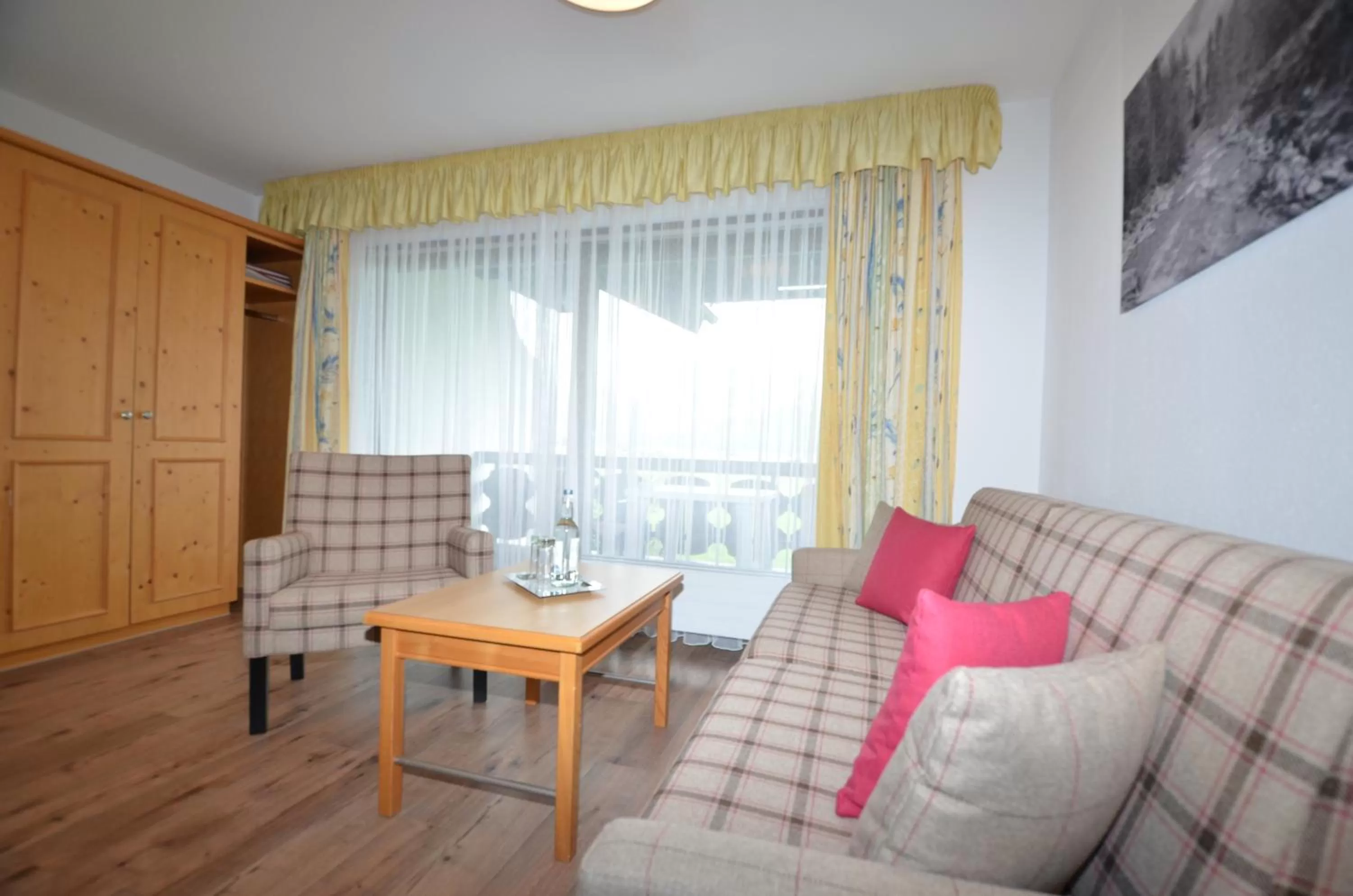 Photo of the whole room, Seating Area in Hotel Cafe Fuggerhof