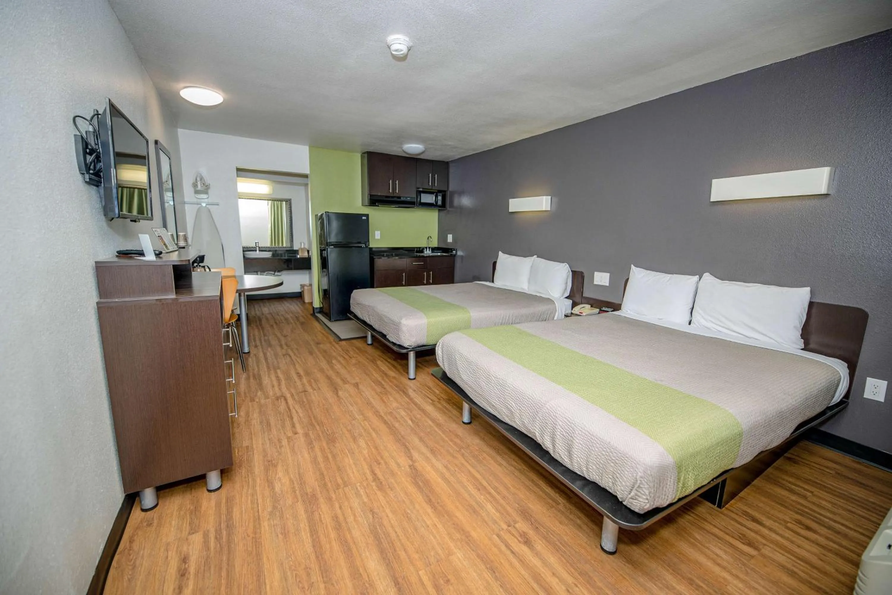 Photo of the whole room, Bed in Studio 6-Tyler, TX