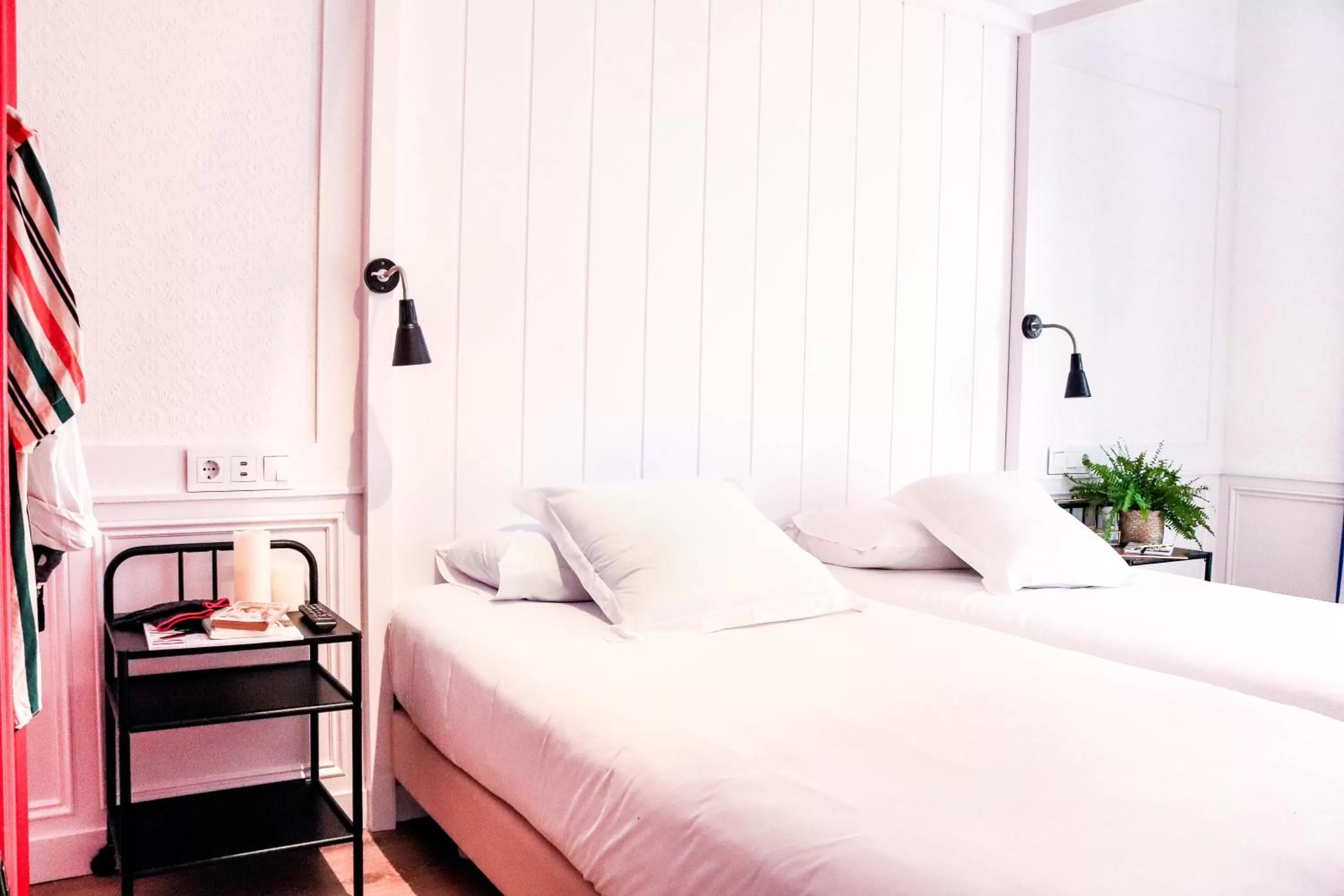 Bed in Hotel & Restaurant Marina Palamós