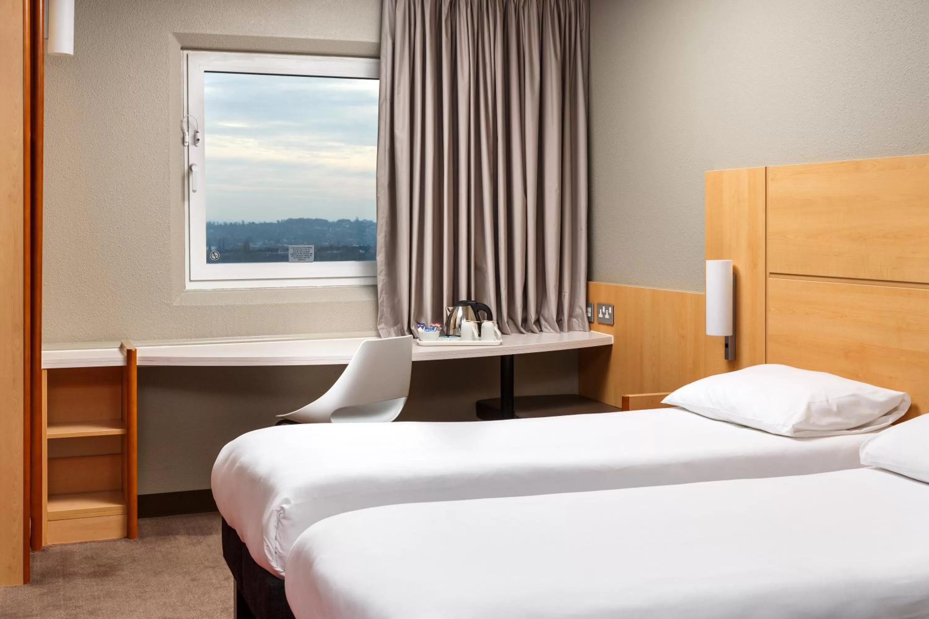 Photo of the whole room in ibis London Wembley