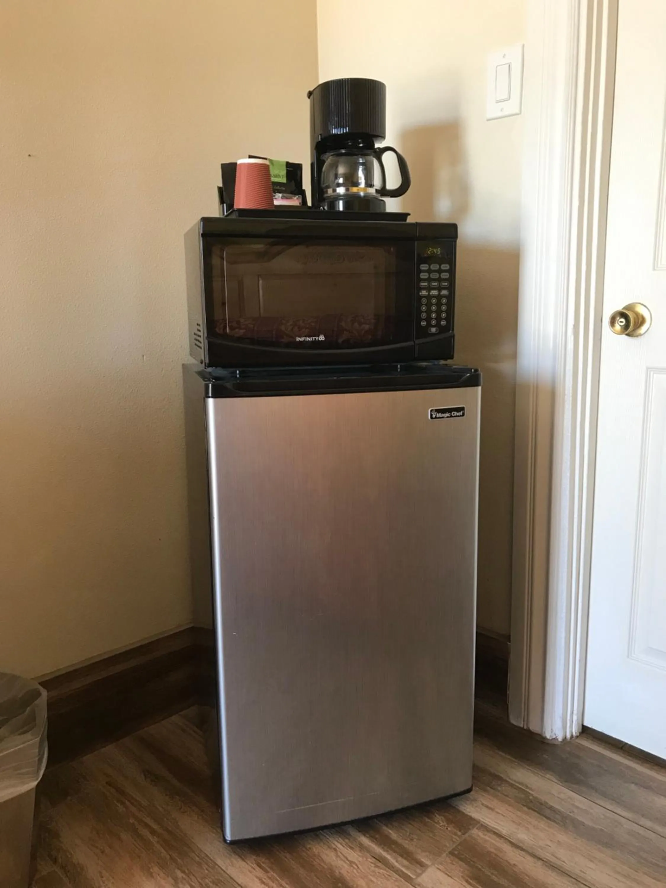 Coffee/tea facilities in El Rancho Dolores at JT National Park