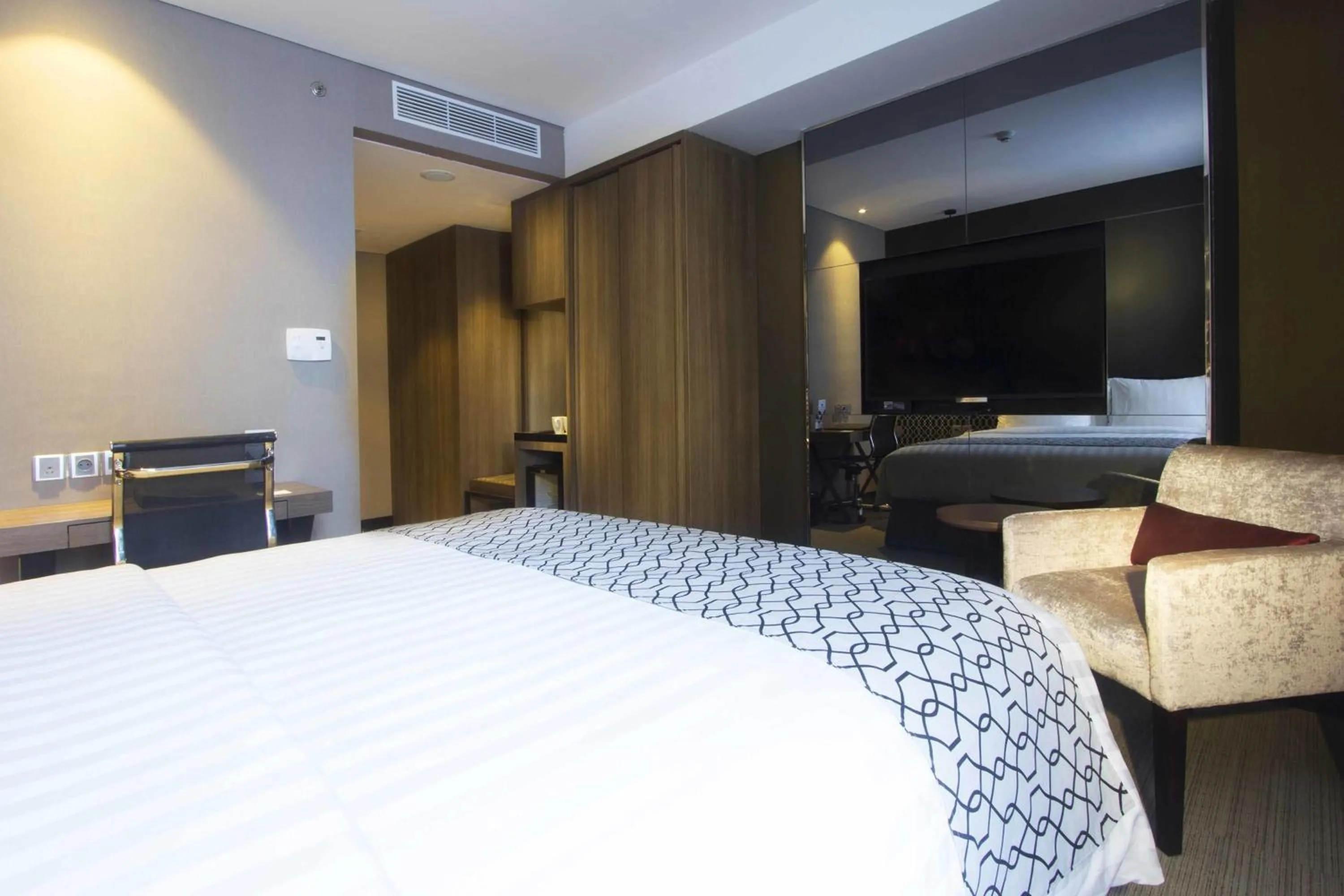 Bedroom, Bed in Aston Priority Simatupang Hotel and Conference Center