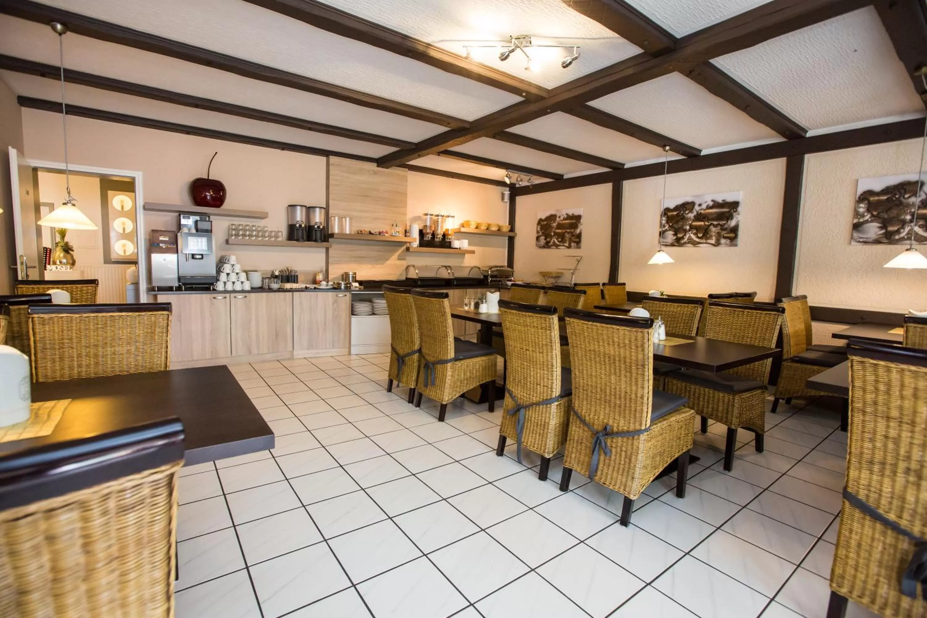 Restaurant/places to eat in Hotel Traumblick