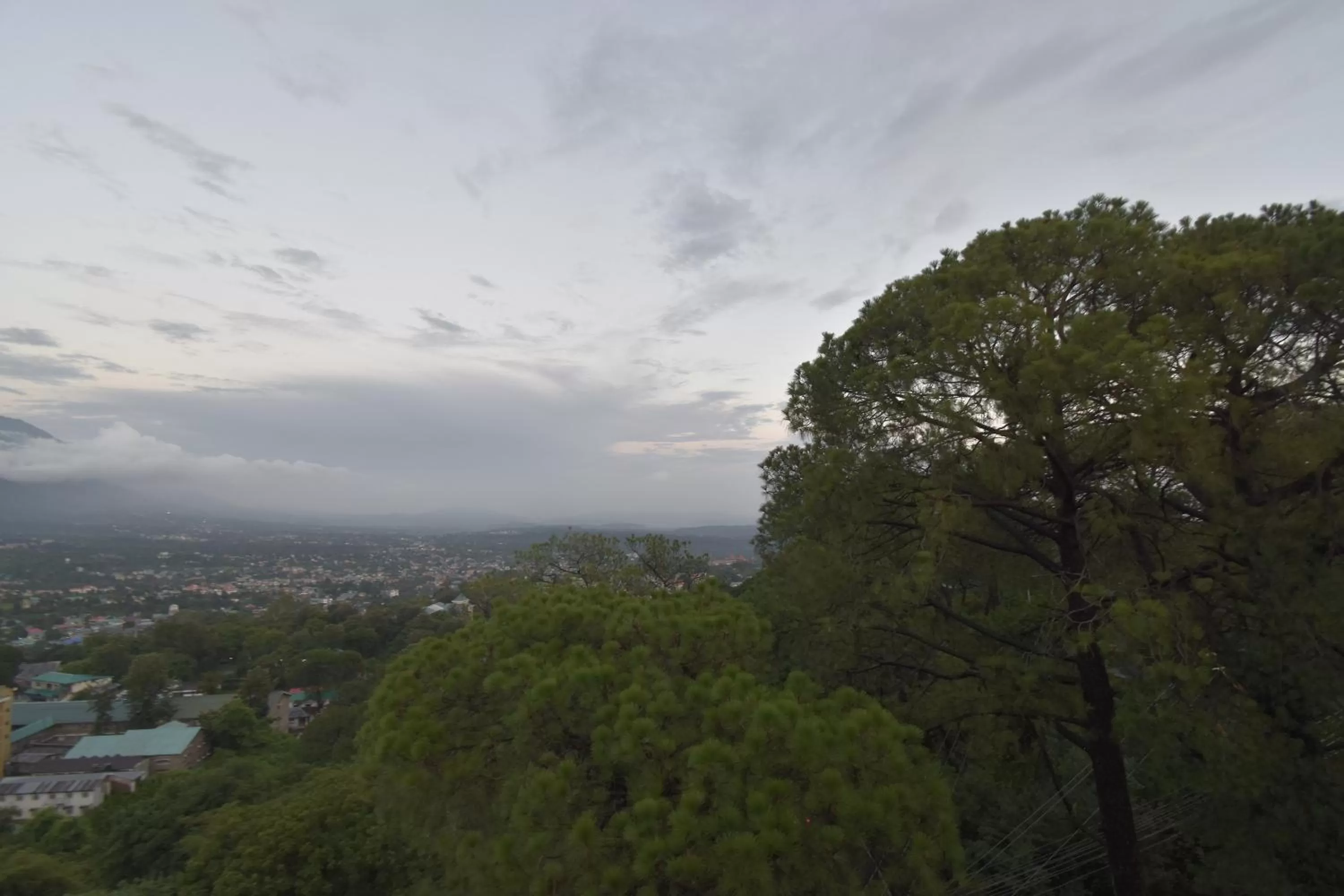 Day in The Royal Castle AC Centralized