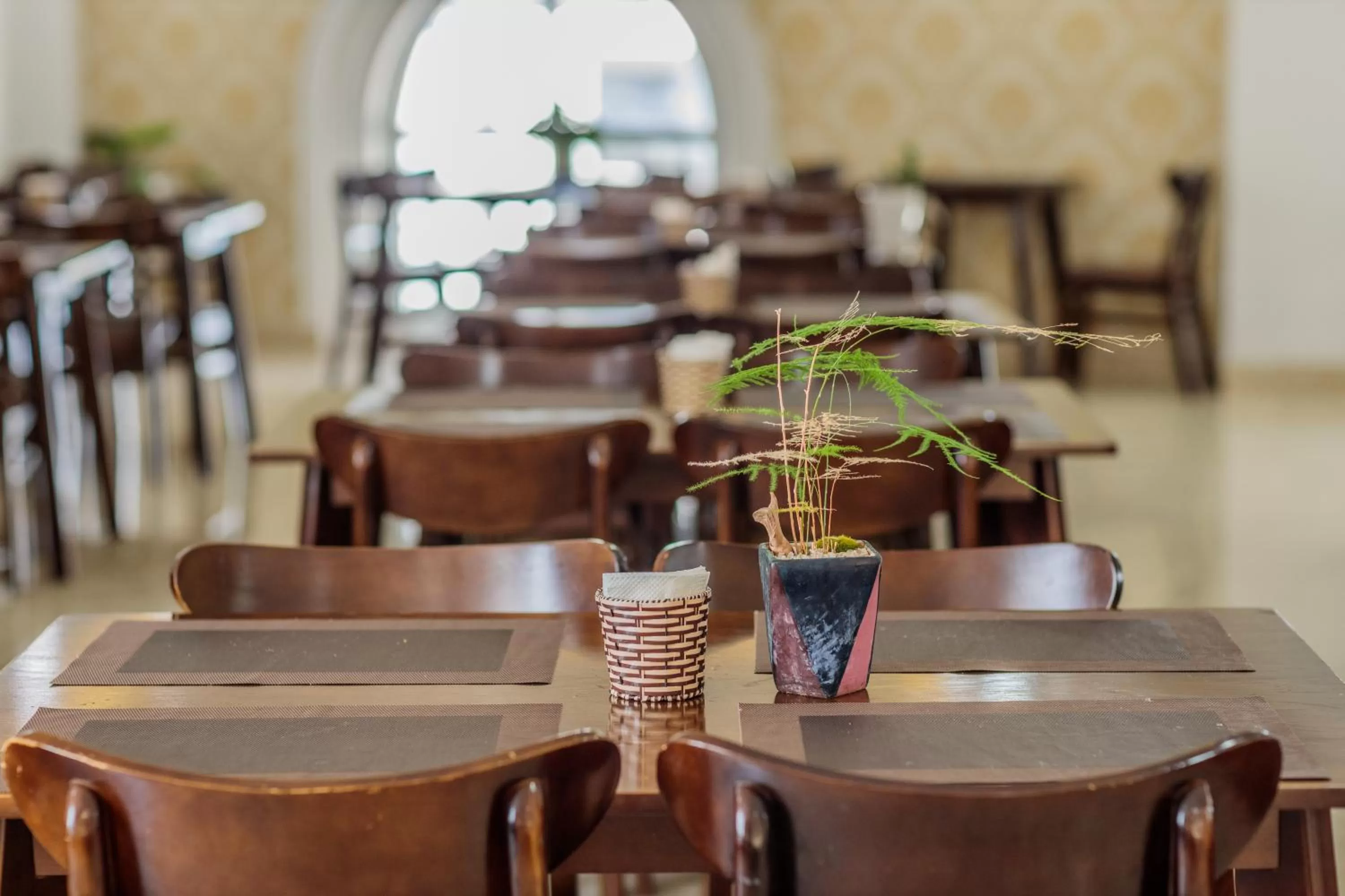 Restaurant/Places to Eat in President Hotel