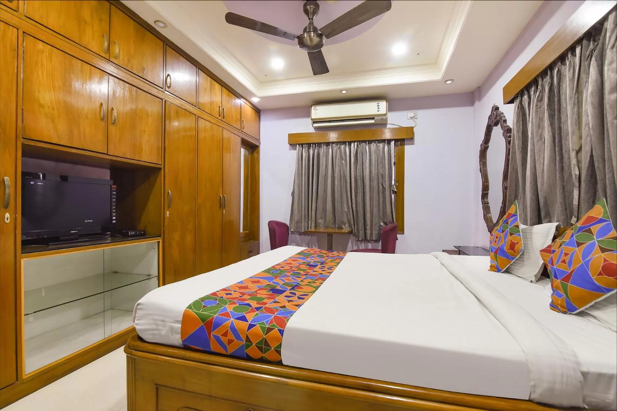 TV and multimedia in FabHotel The Eden Ruby