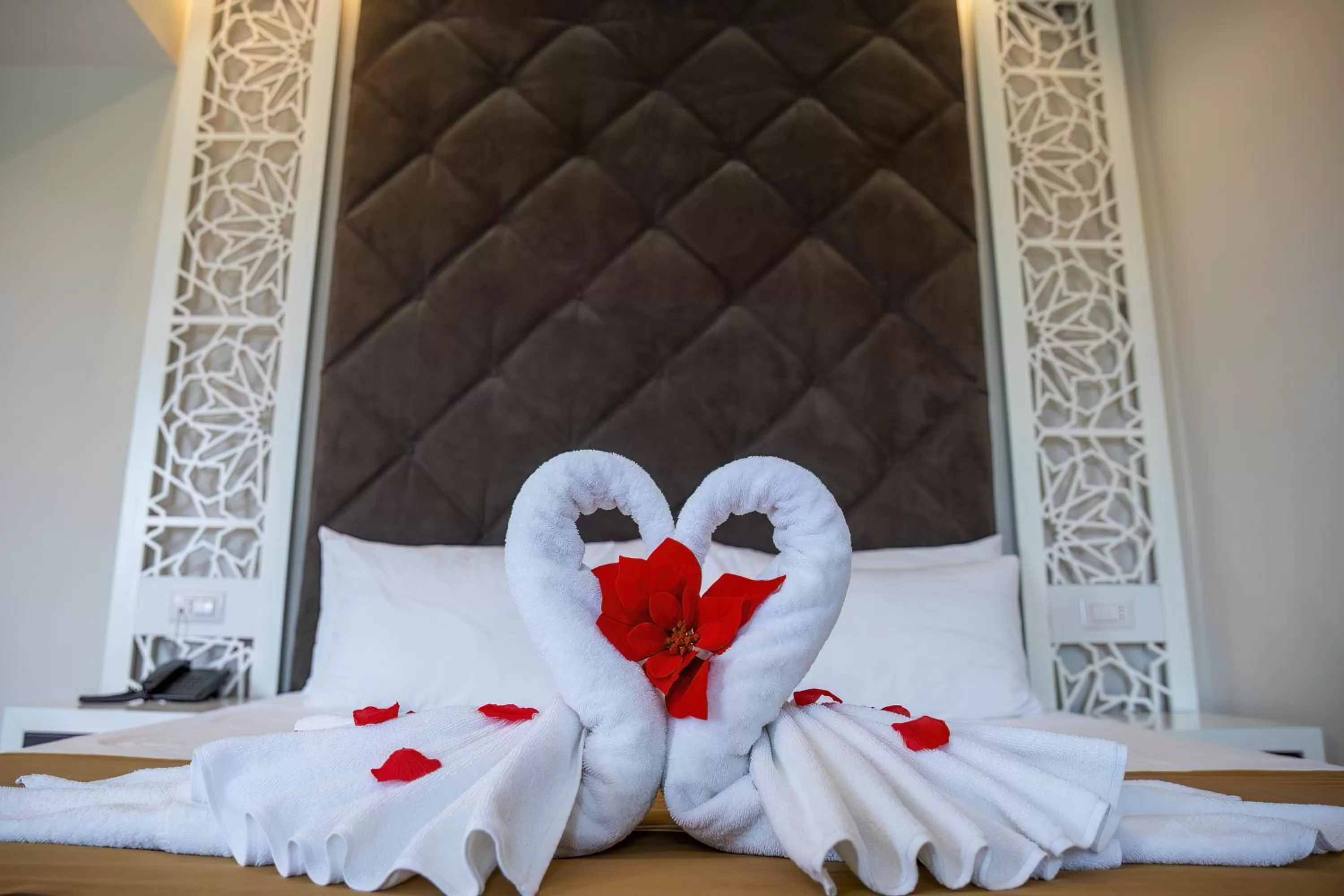 towels, Bed in Vinea Resort