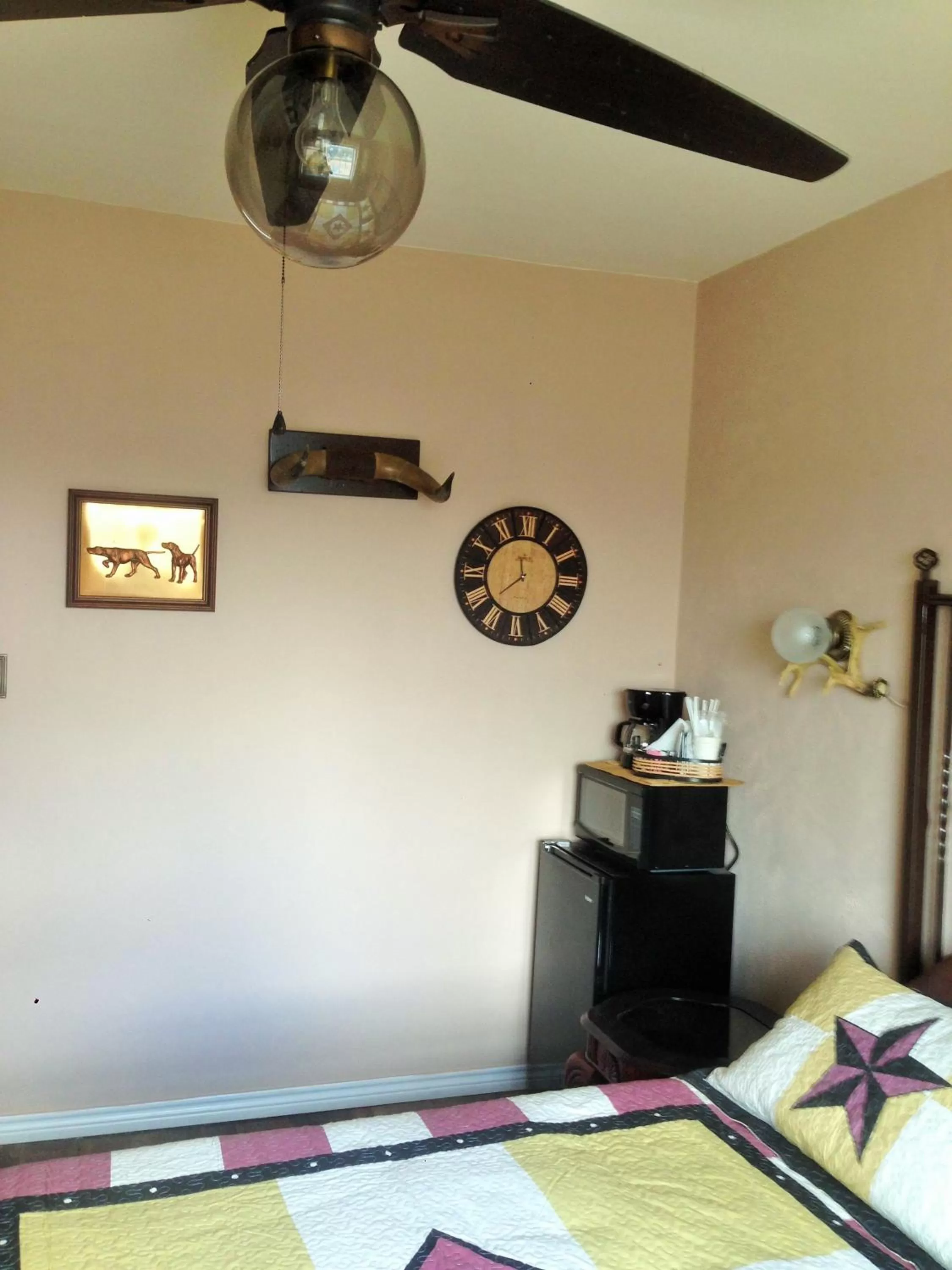 Bedroom in Capri Beach Hotel