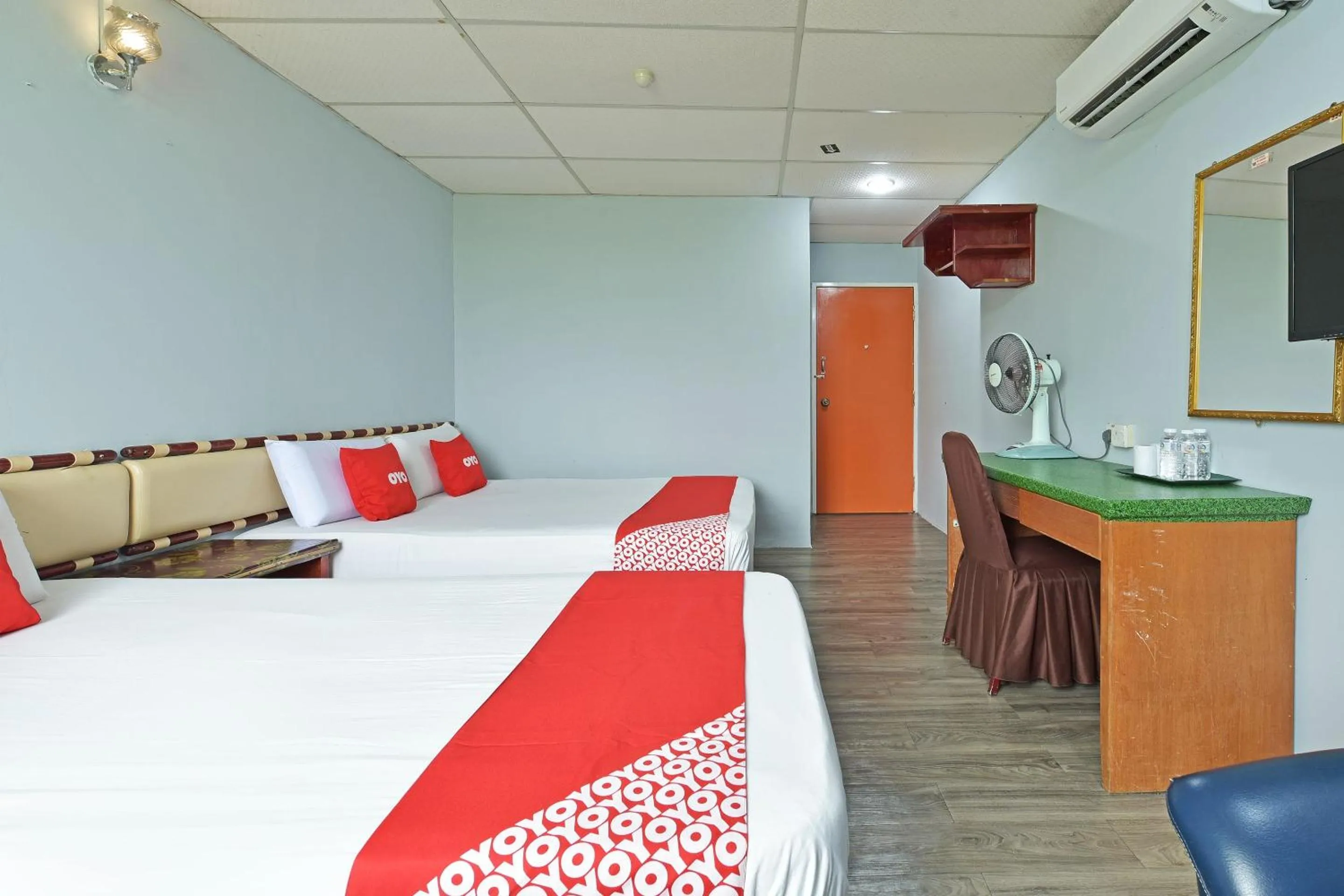 Bedroom in OYO 90846 Hotel Akasia