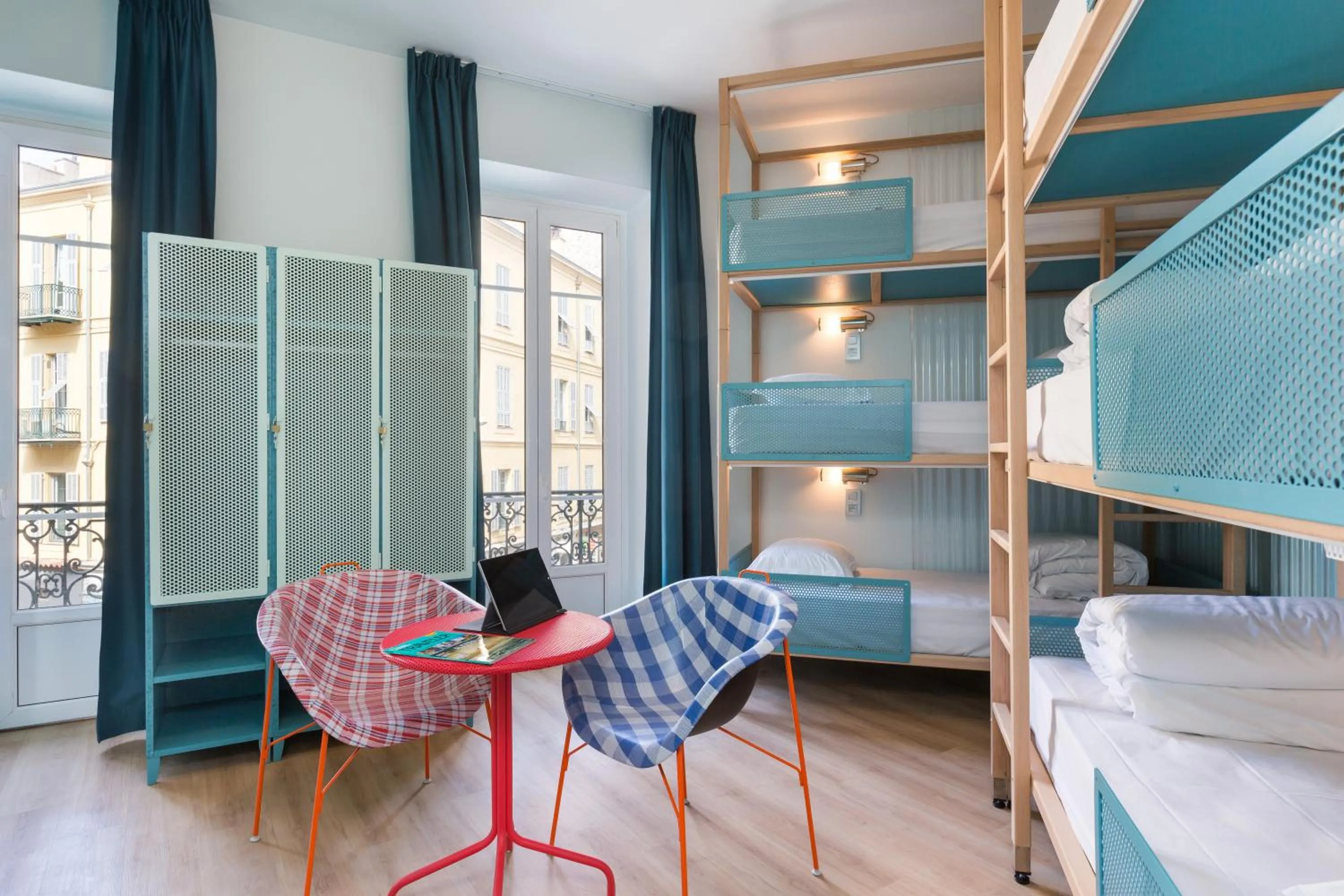 Bunk Bed in Hôtel Ozz by Happyculture