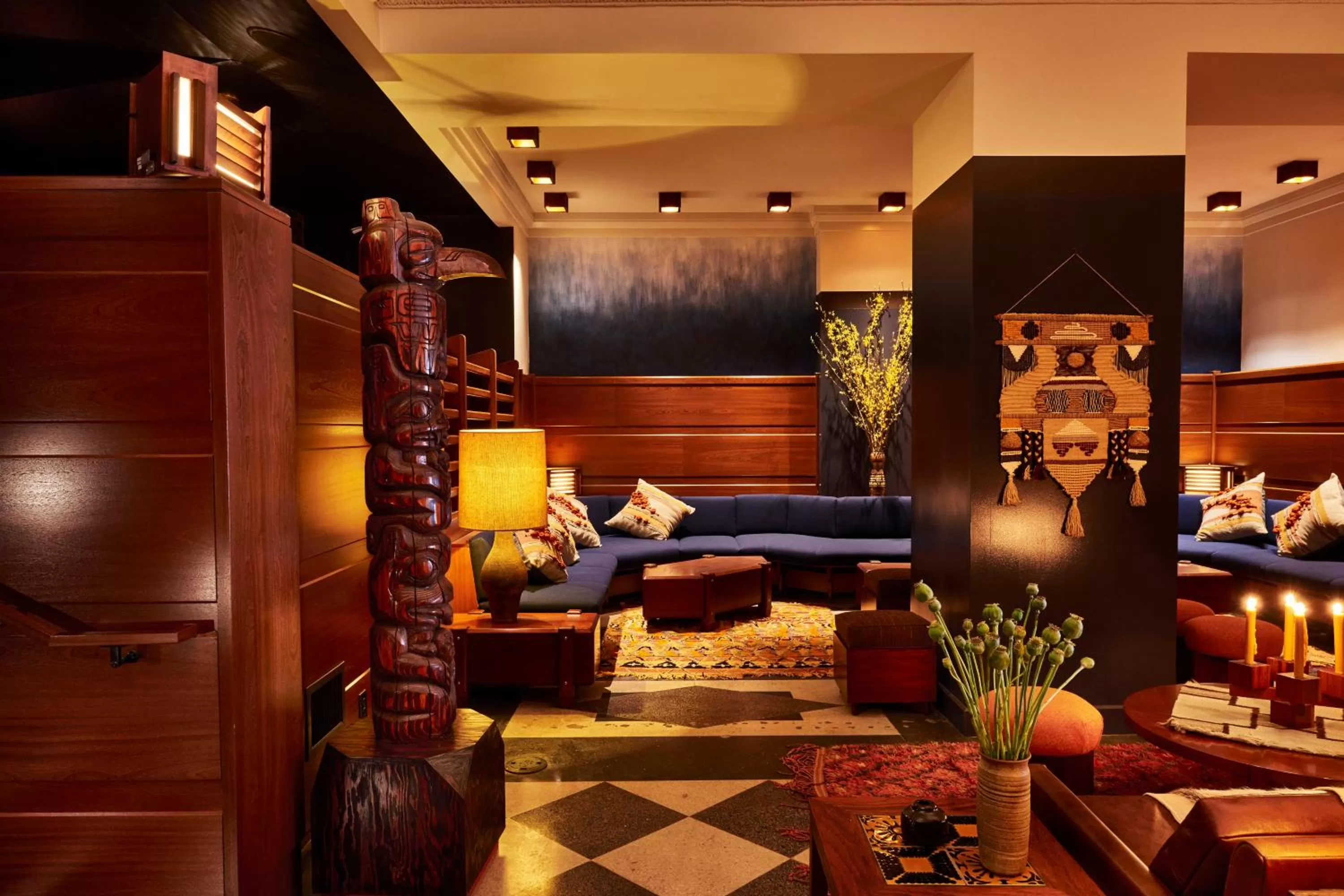 Lounge or bar in Freehand Chicago