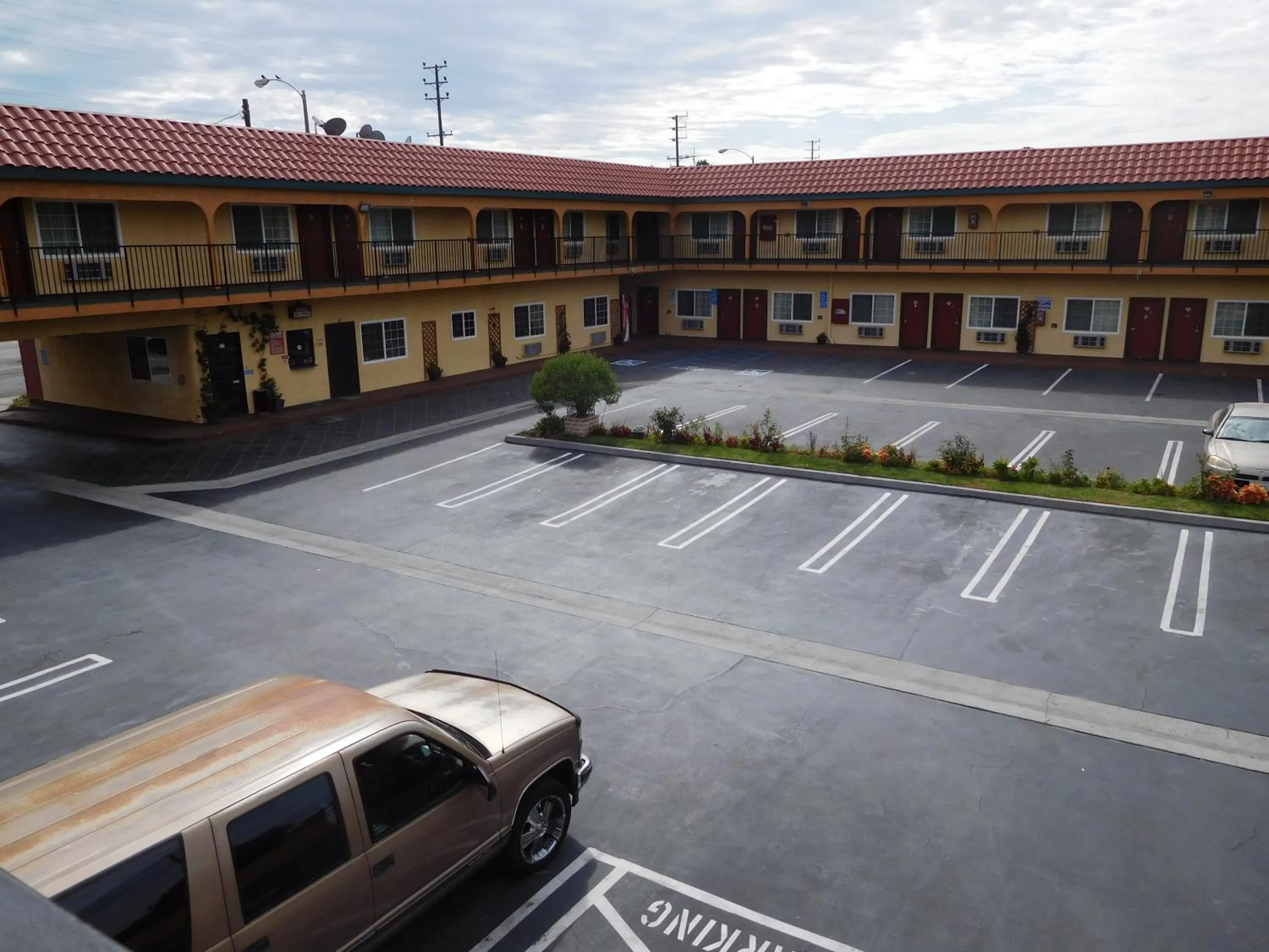 Property building in Diamond Inn