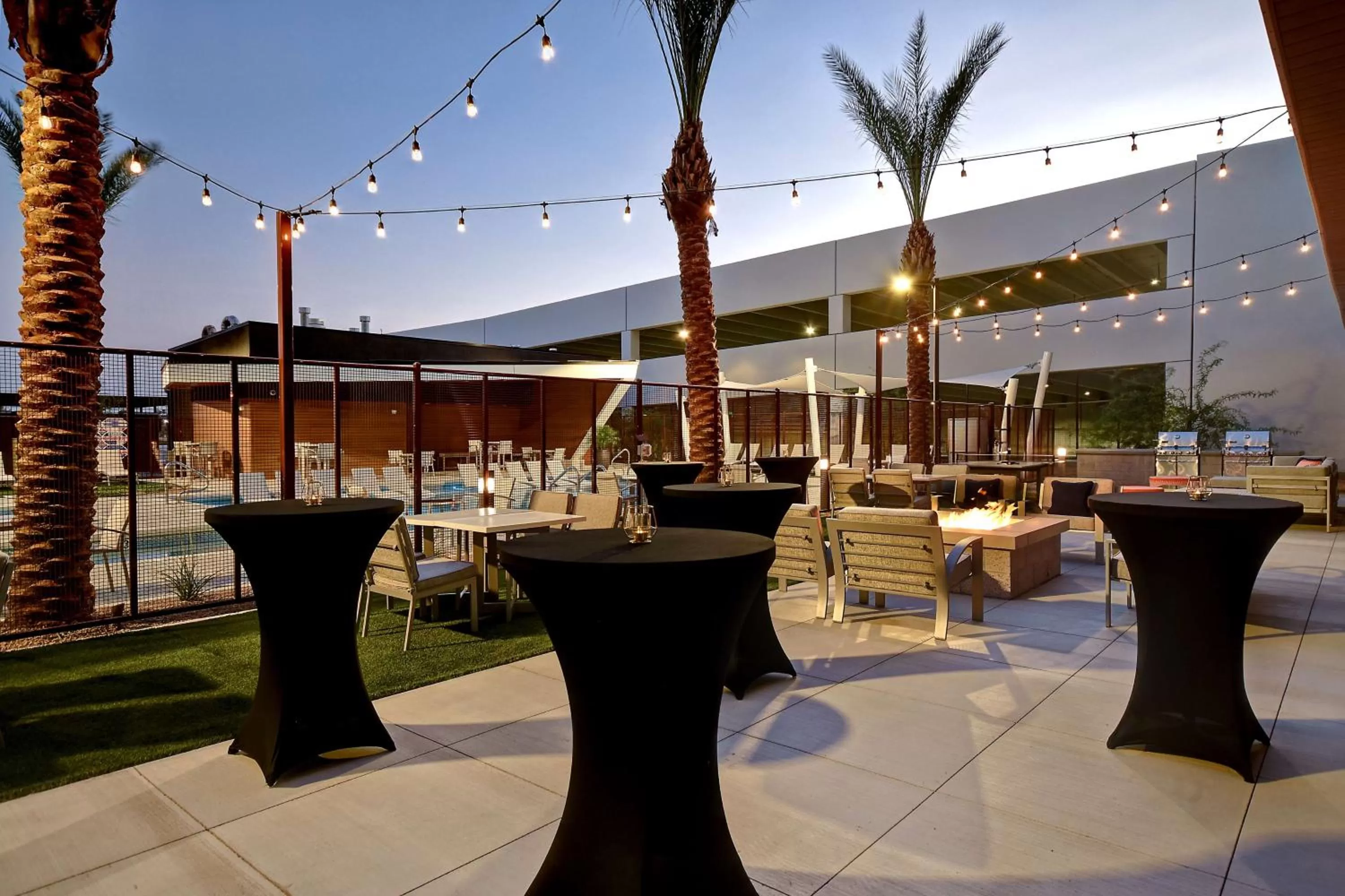 Property building in Home2 Suites by Hilton Las Vegas Convention Center - No Resort Fee