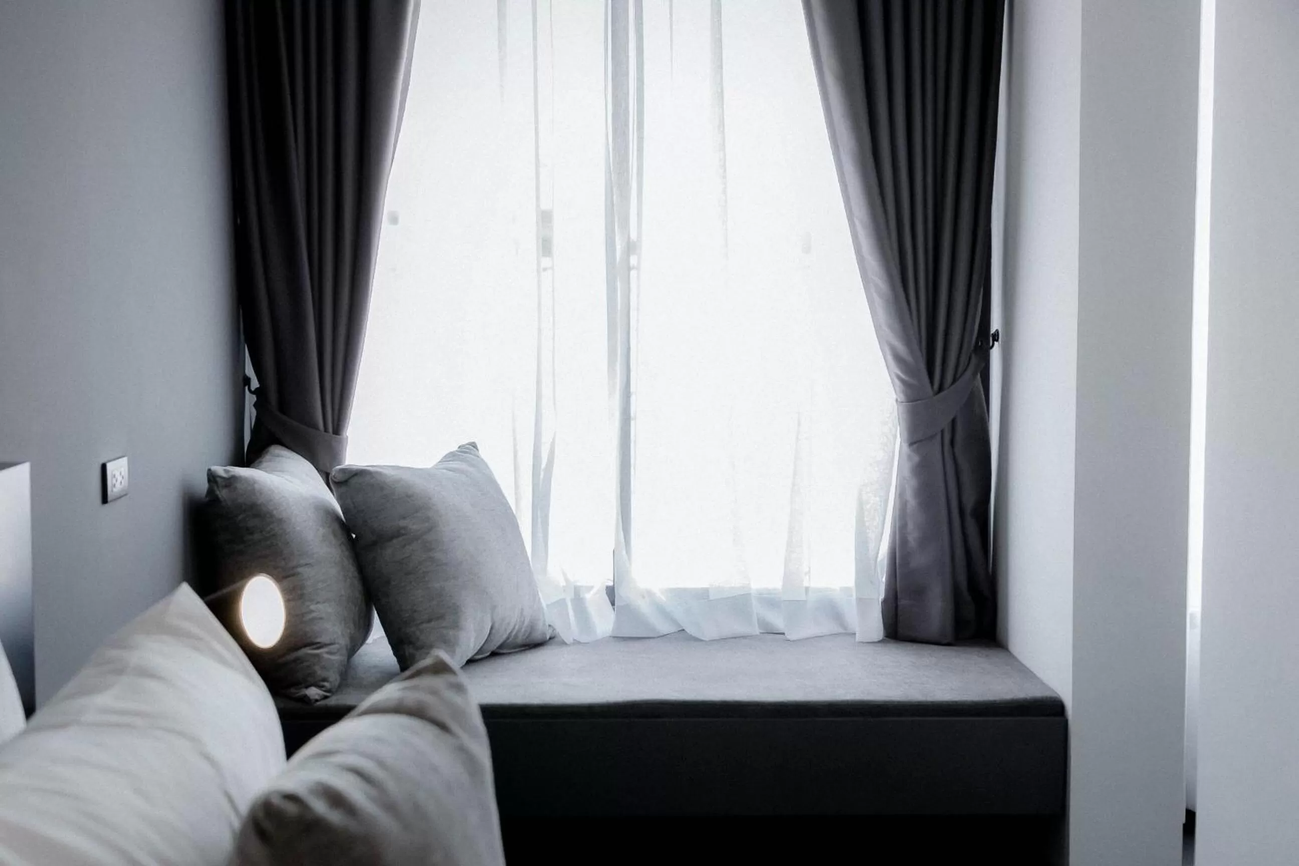 Seating area, Bed in CREW Hotel