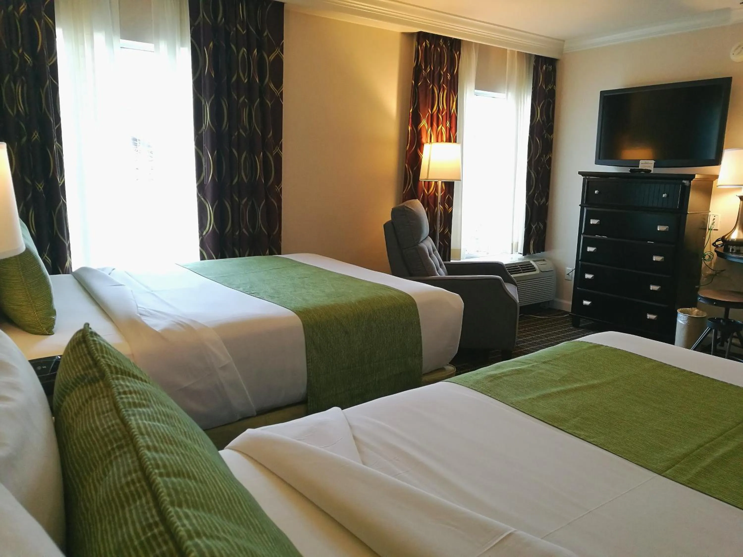 Bedroom, Bed in The Wilshire Grand Hotel