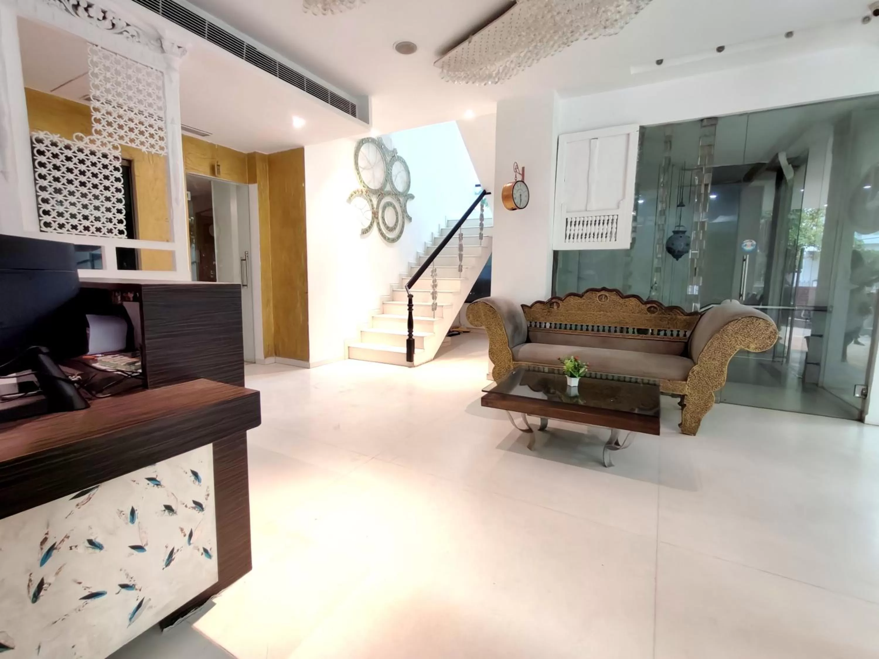 Lobby or reception in The Sky Imperial Hotel Yahvi