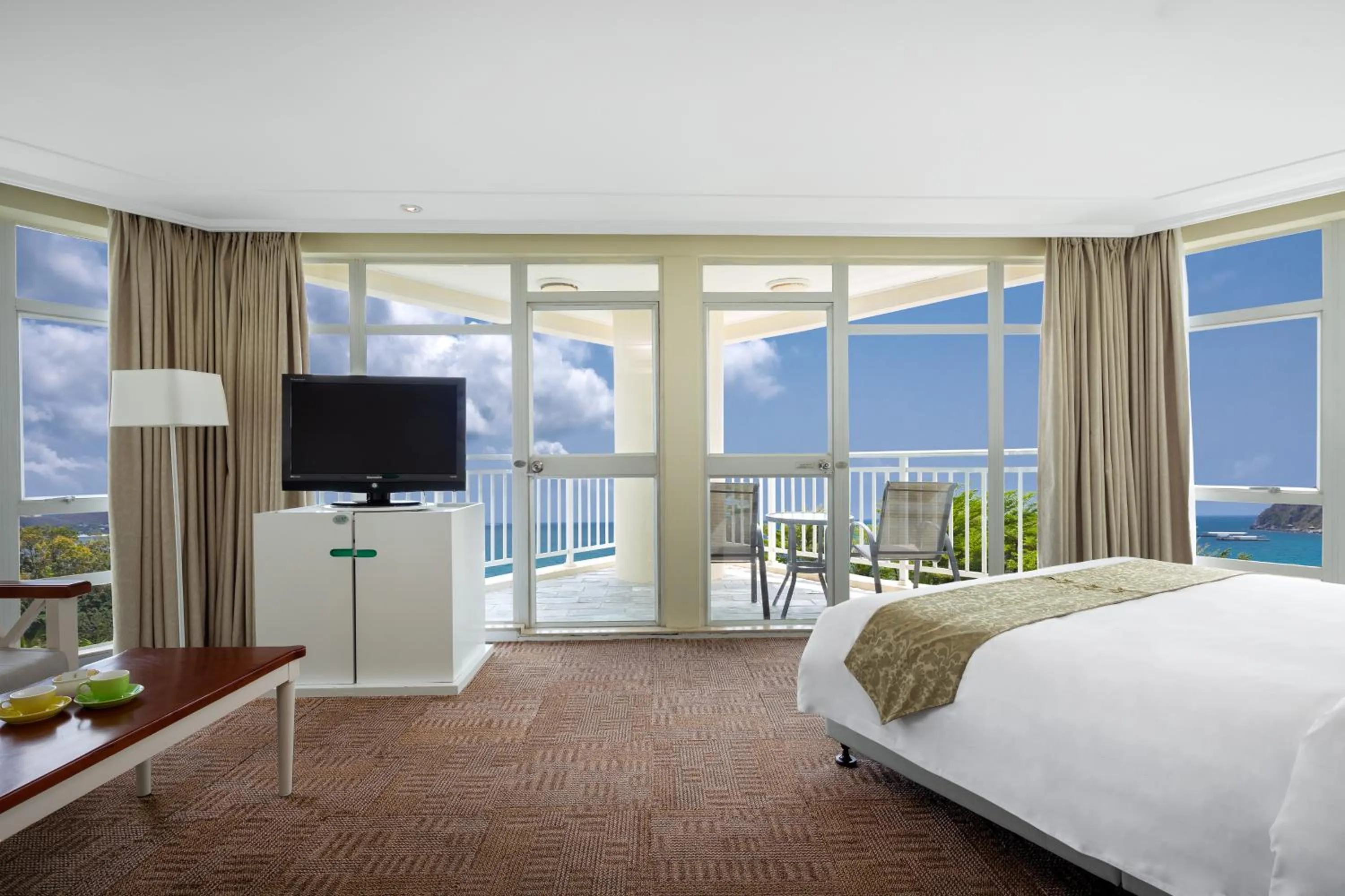 TV and multimedia, Bed in Sunshine Resort Intime Sanya