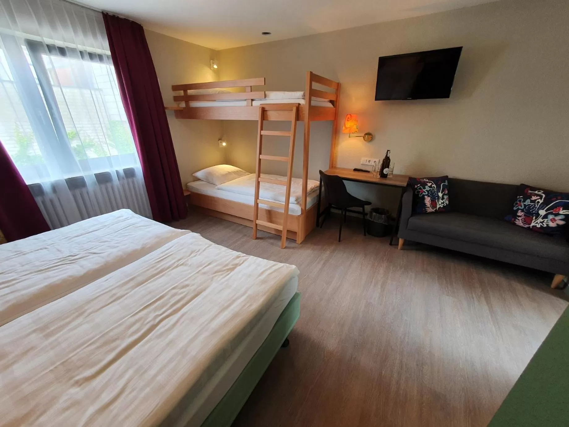 Photo of the whole room, Bed in Wirtshaus & Hotel Zur Alten Brauerei Zapf