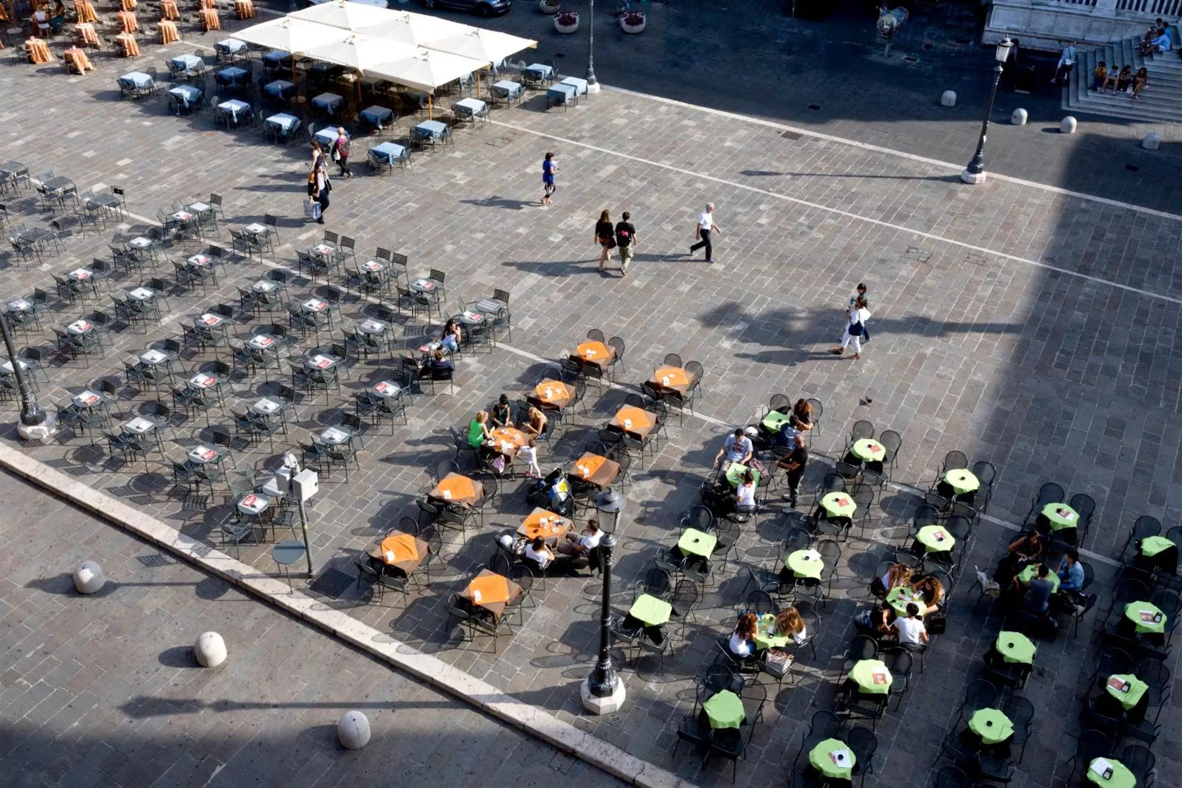 Facade/entrance in Diamantino Town House