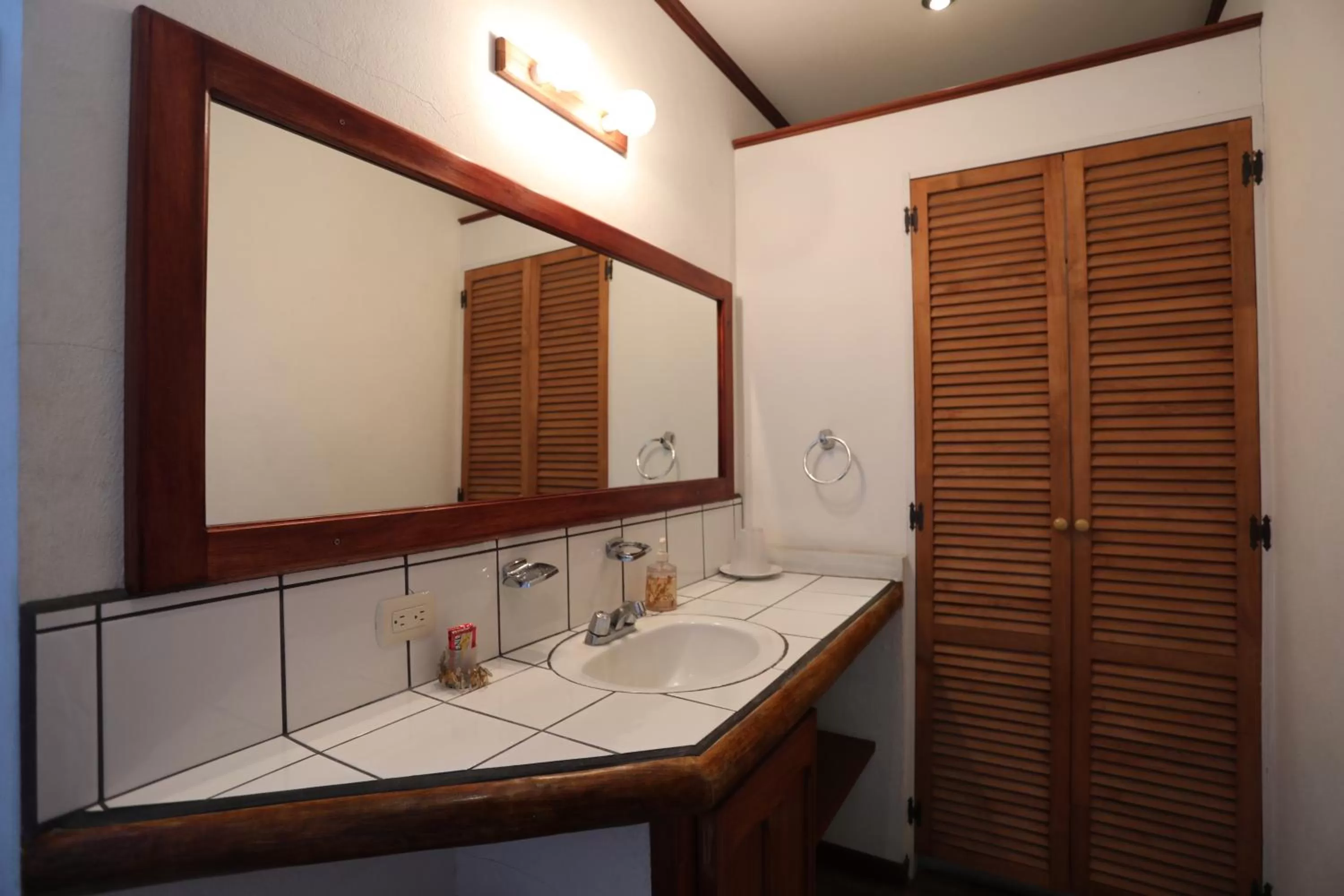 Toilet in Tierra Magica B&B and Art Studio