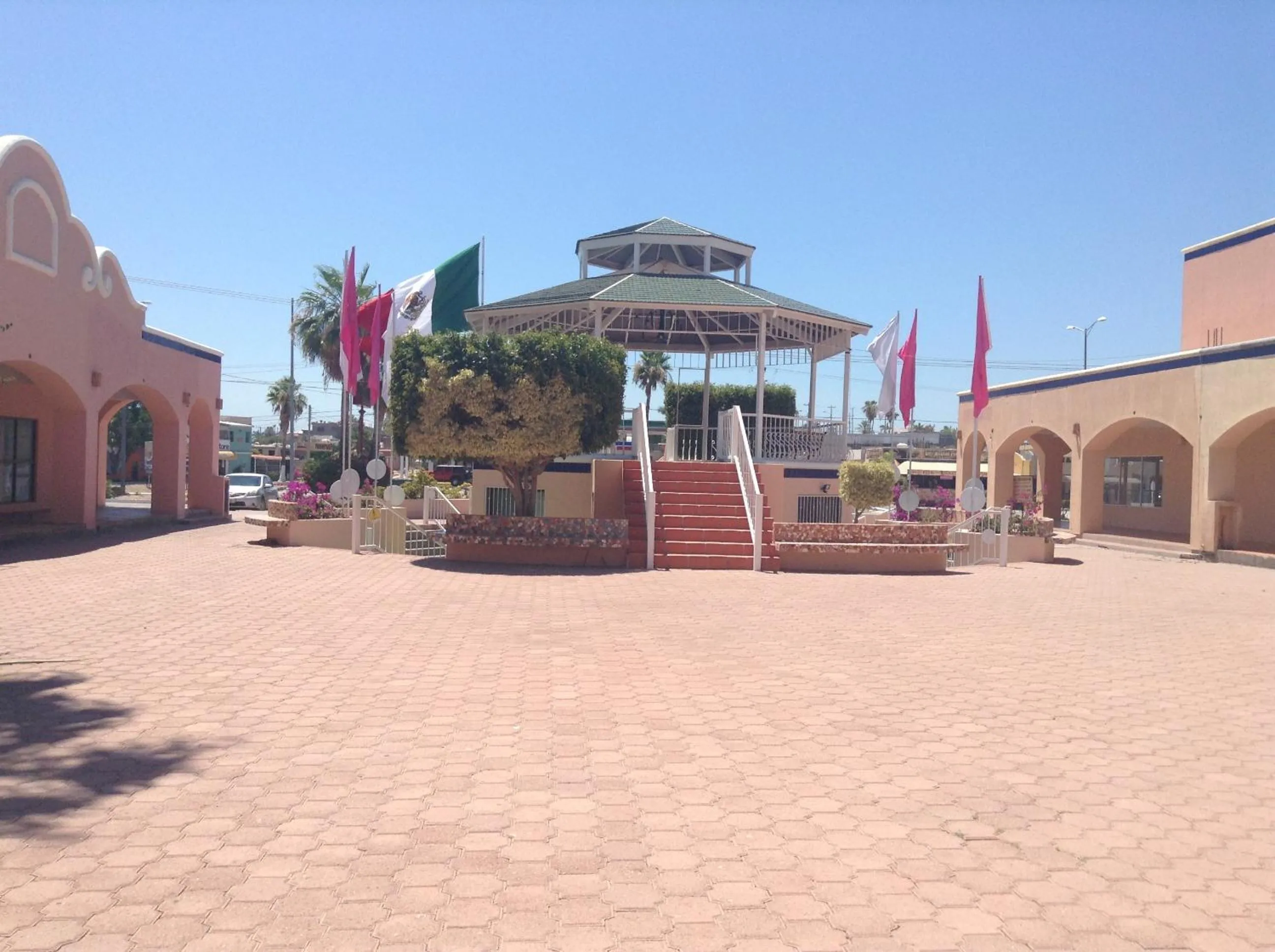 Day in Los Jitos Hotel & Suites