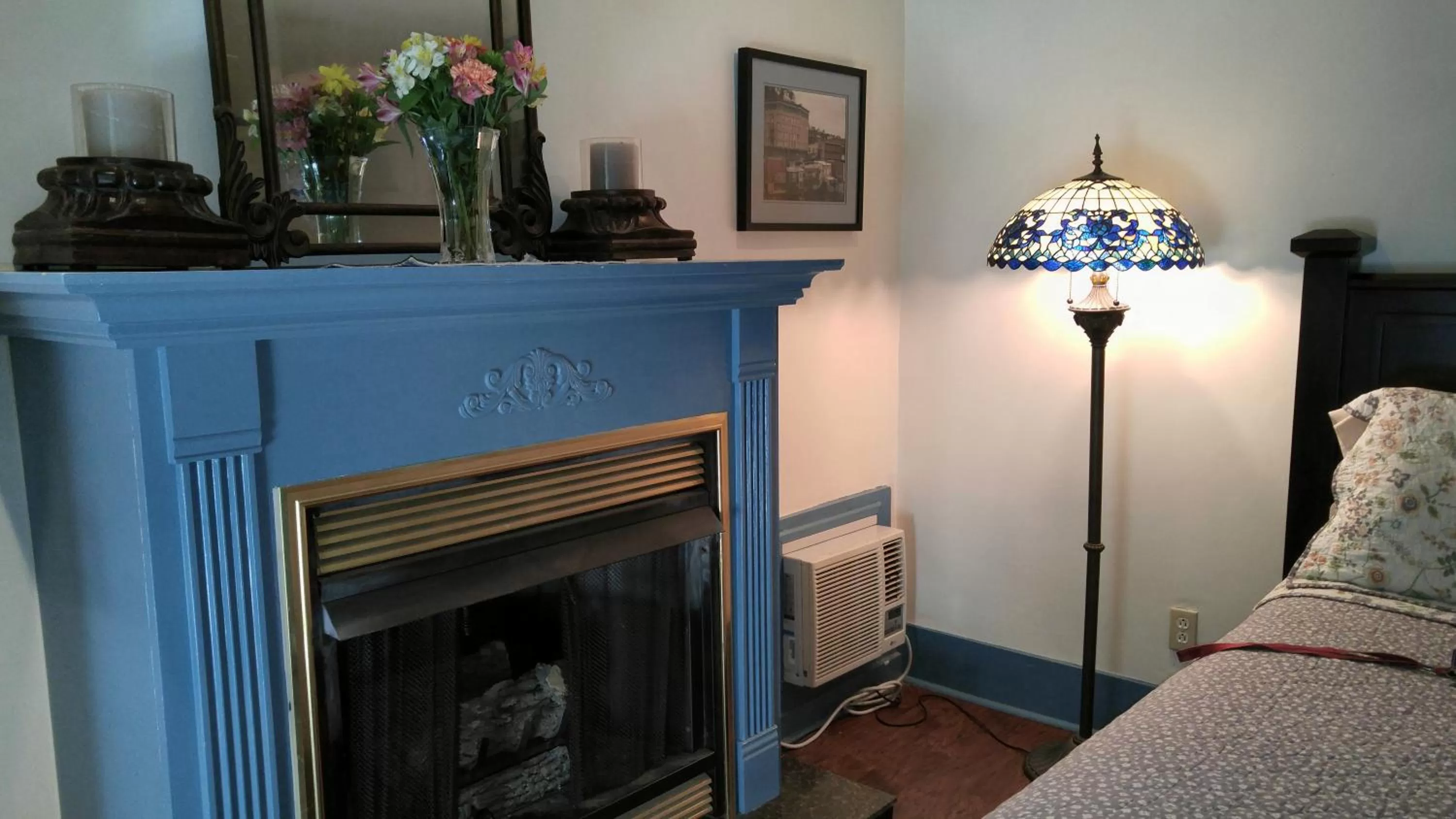 Bed in Hidden Springs Bed and Breakfast