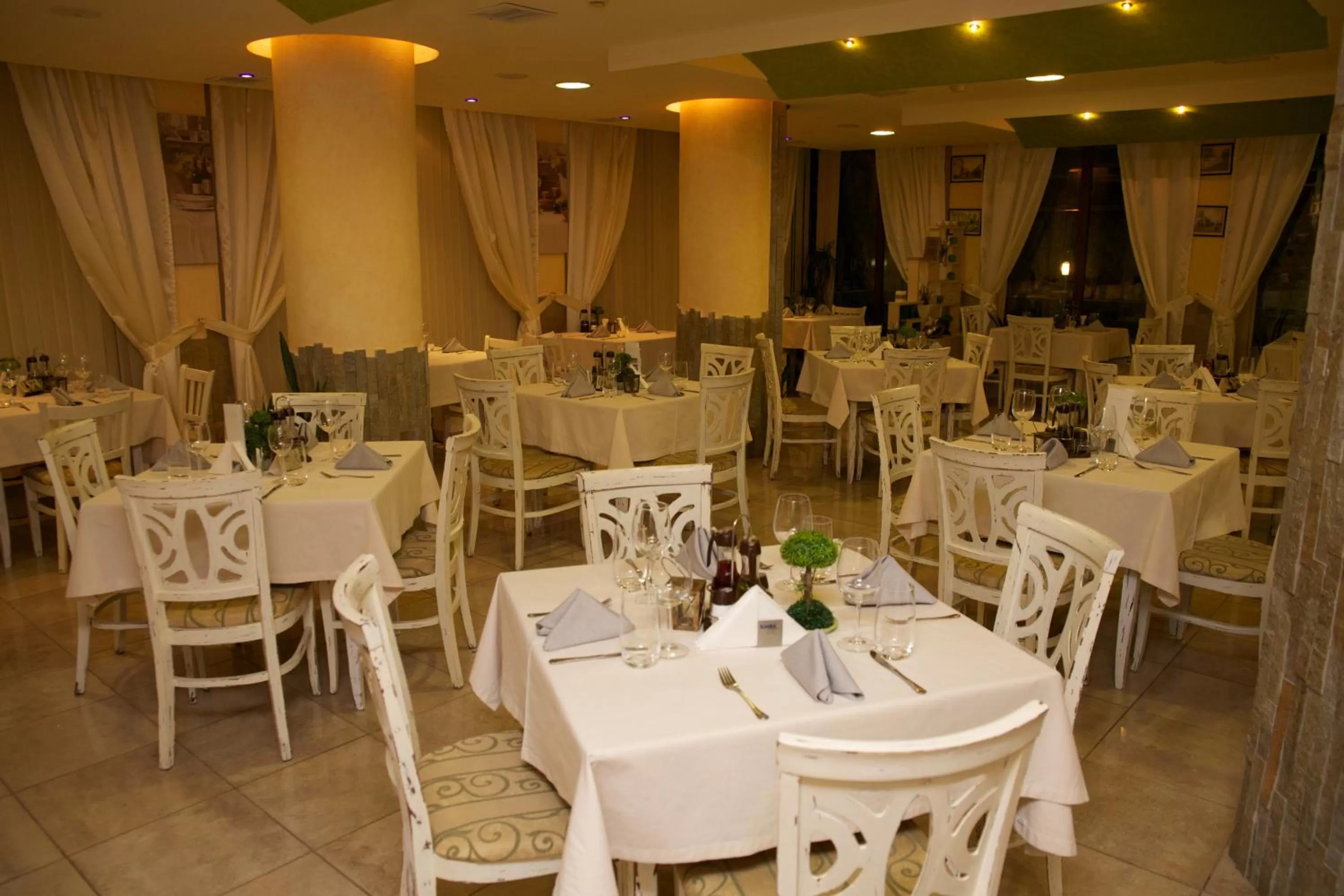 Restaurant/places to eat in Hotel Fors