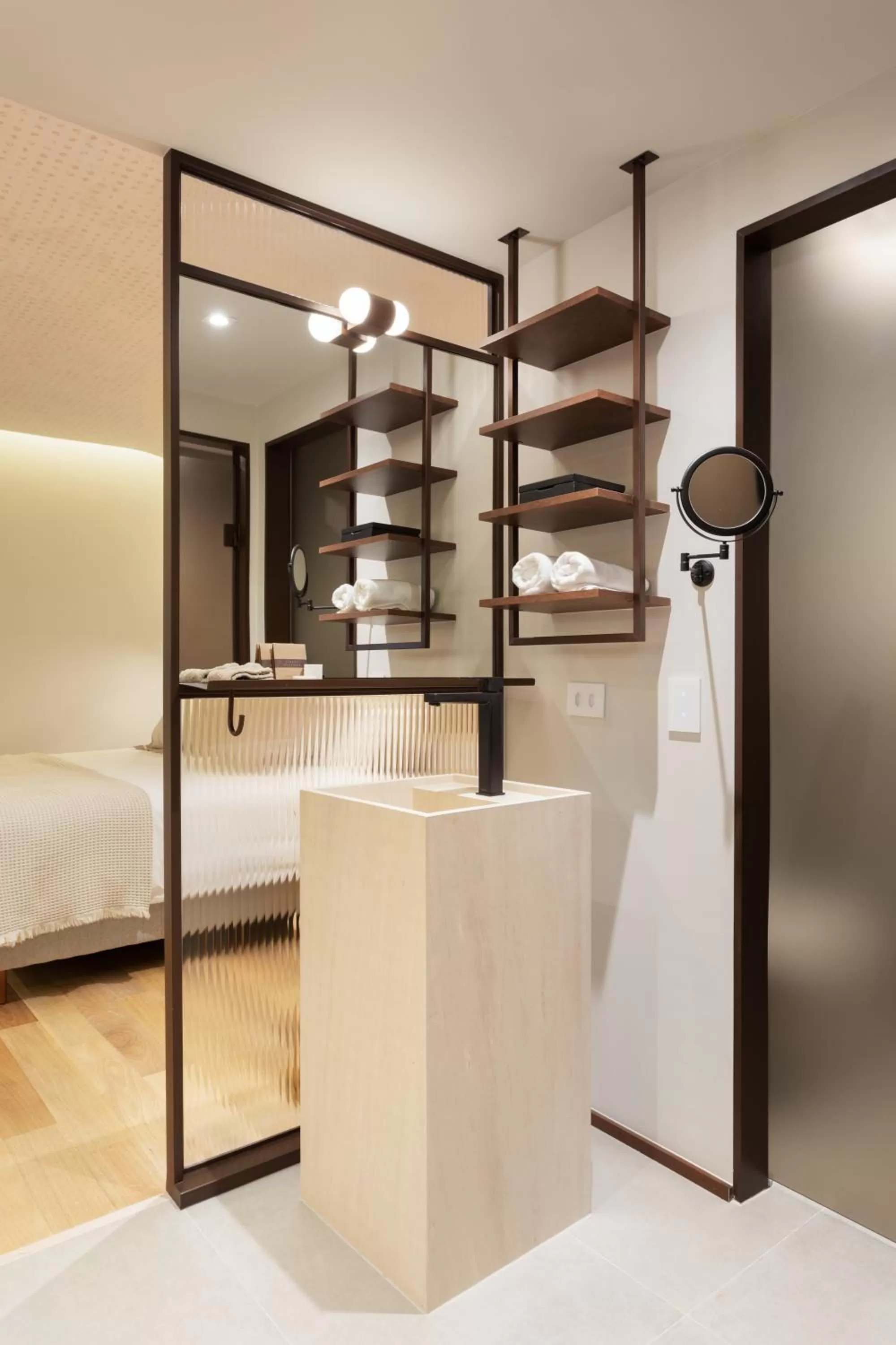 Bathroom, Bed in QOYA Hotel Curitiba, Curio Collection by Hilton